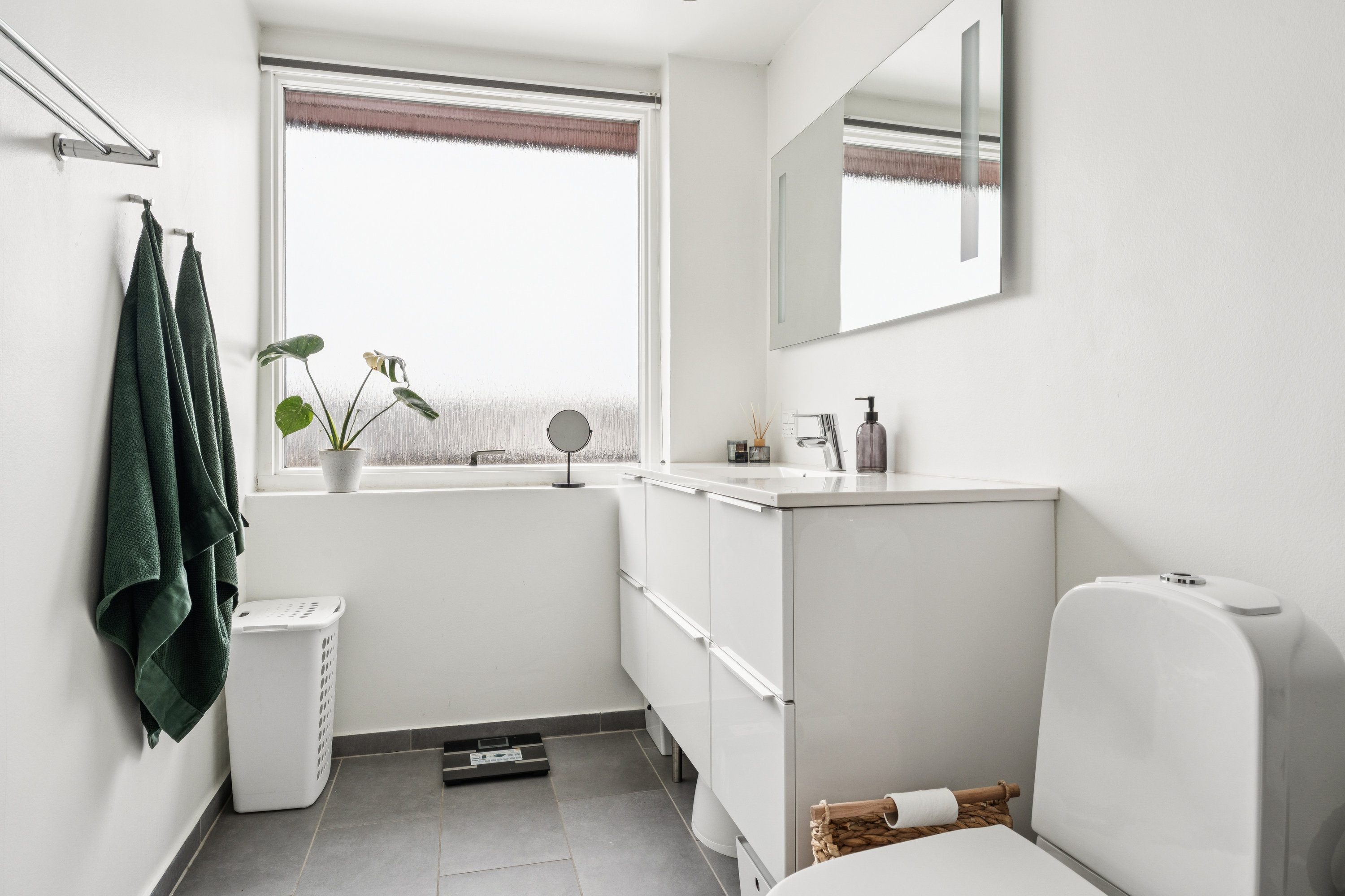 Fremhævet badeværelse billede i fuldskærmstilstand. Billede af Godske Lindenovs Vej 121, Gug, 9210 Aalborg SØ