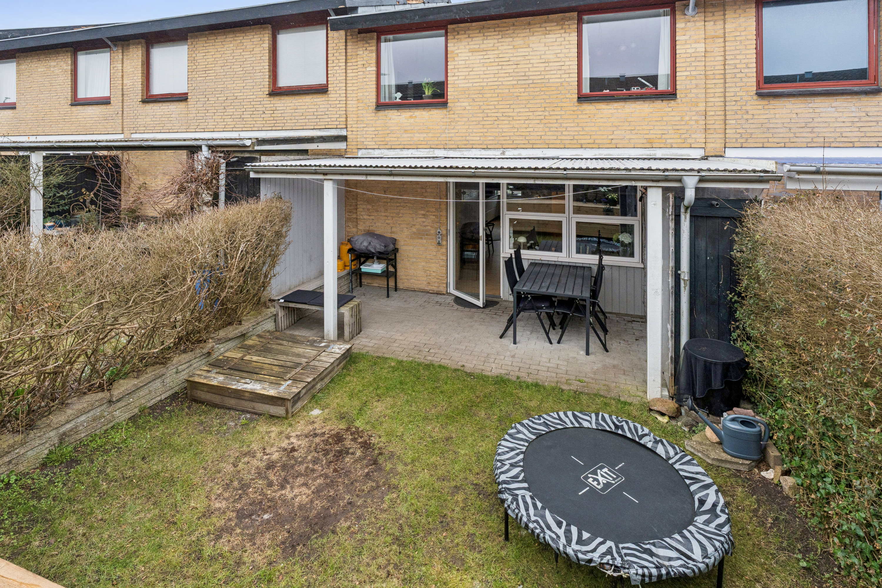 Fremhævet terrasse billede i fuldskærmstilstand. Billede af Godske Lindenovs Vej 121, Gug, 9210 Aalborg SØ