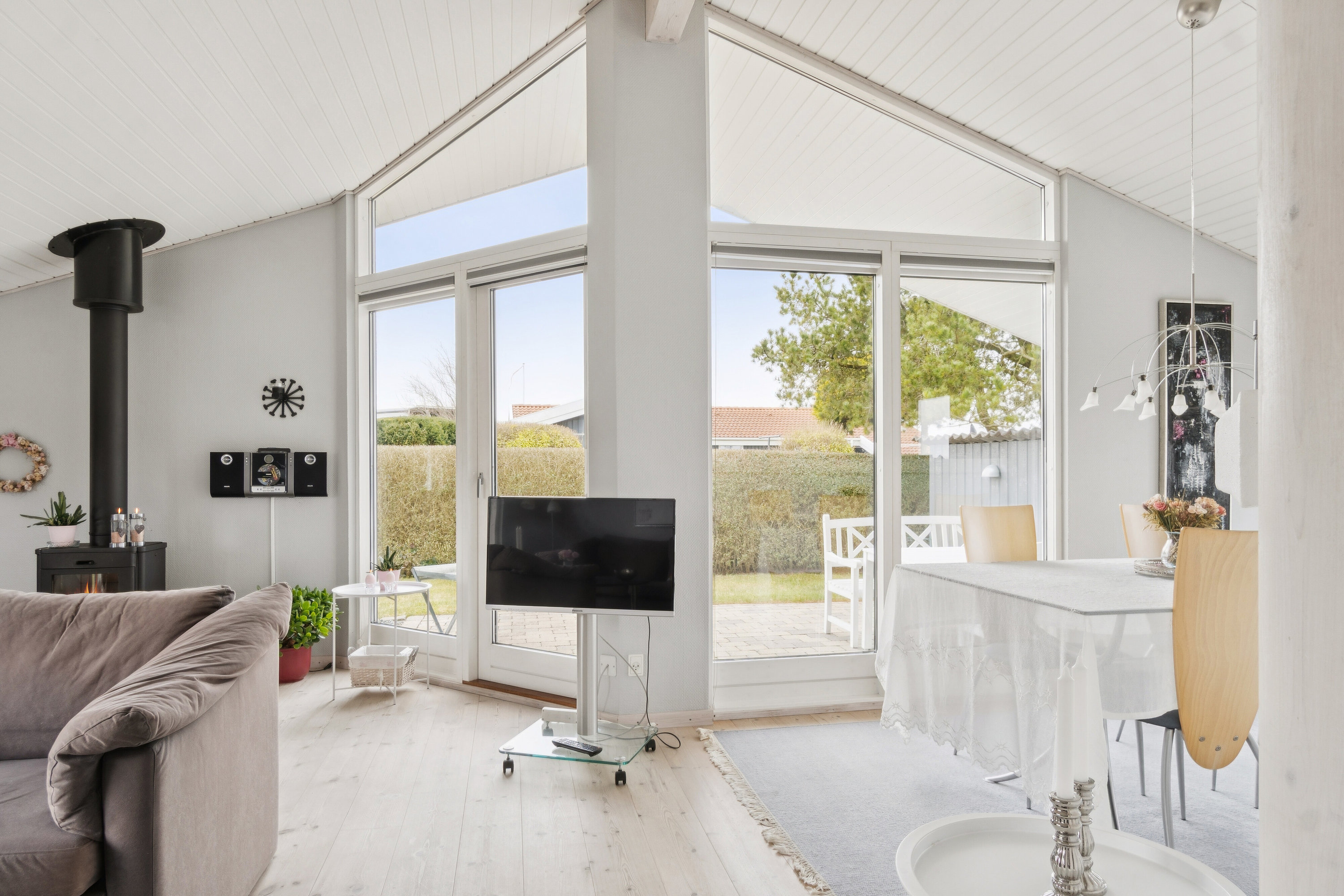 Fremhævet stue billede i fuldskærmstilstand. Billede af Krageholmsvej 56, Enø, 4736 Karrebæksminde