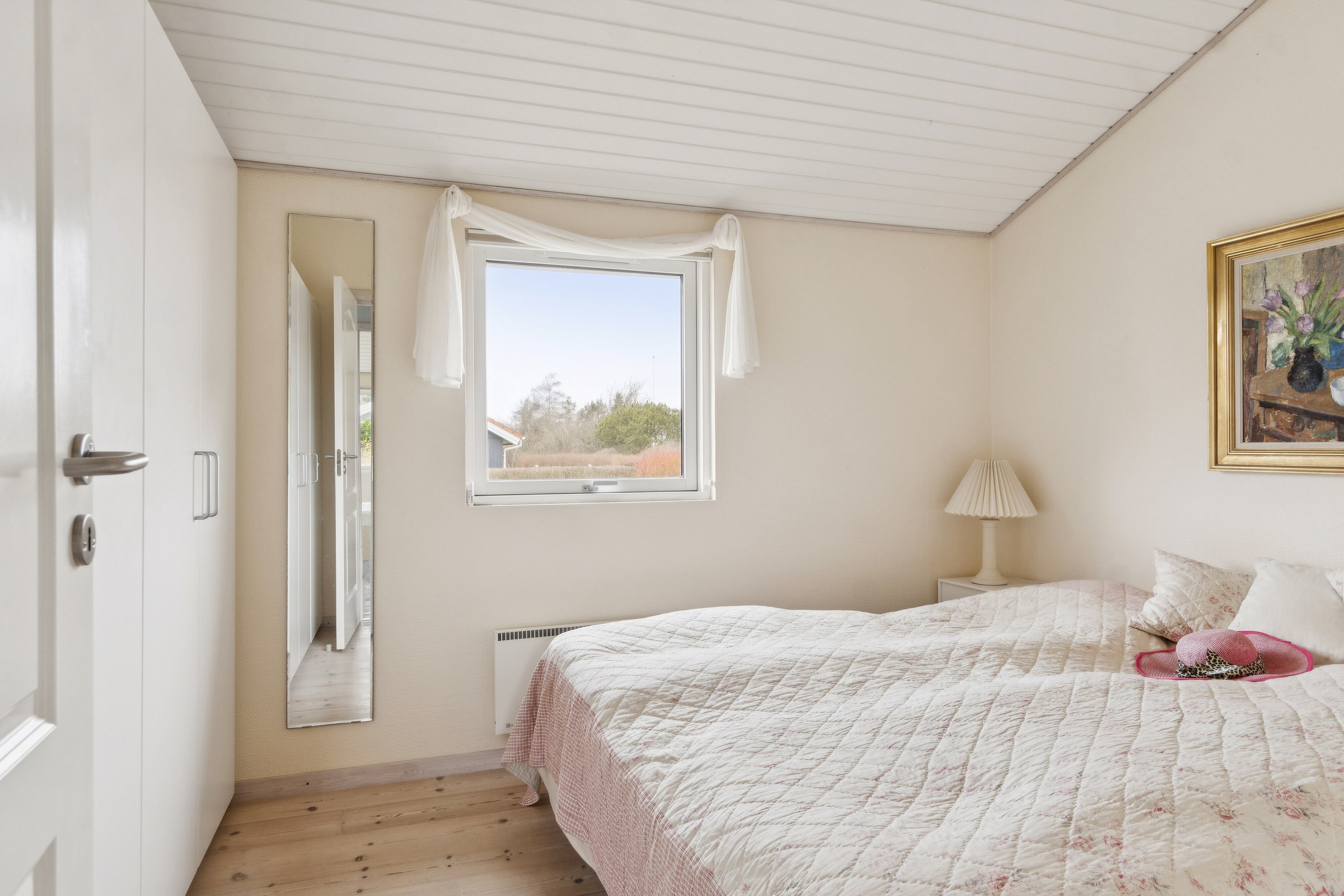 Fremhævet soveværelse billede i fuldskærmstilstand. Billede af Krageholmsvej 56, Enø, 4736 Karrebæksminde
