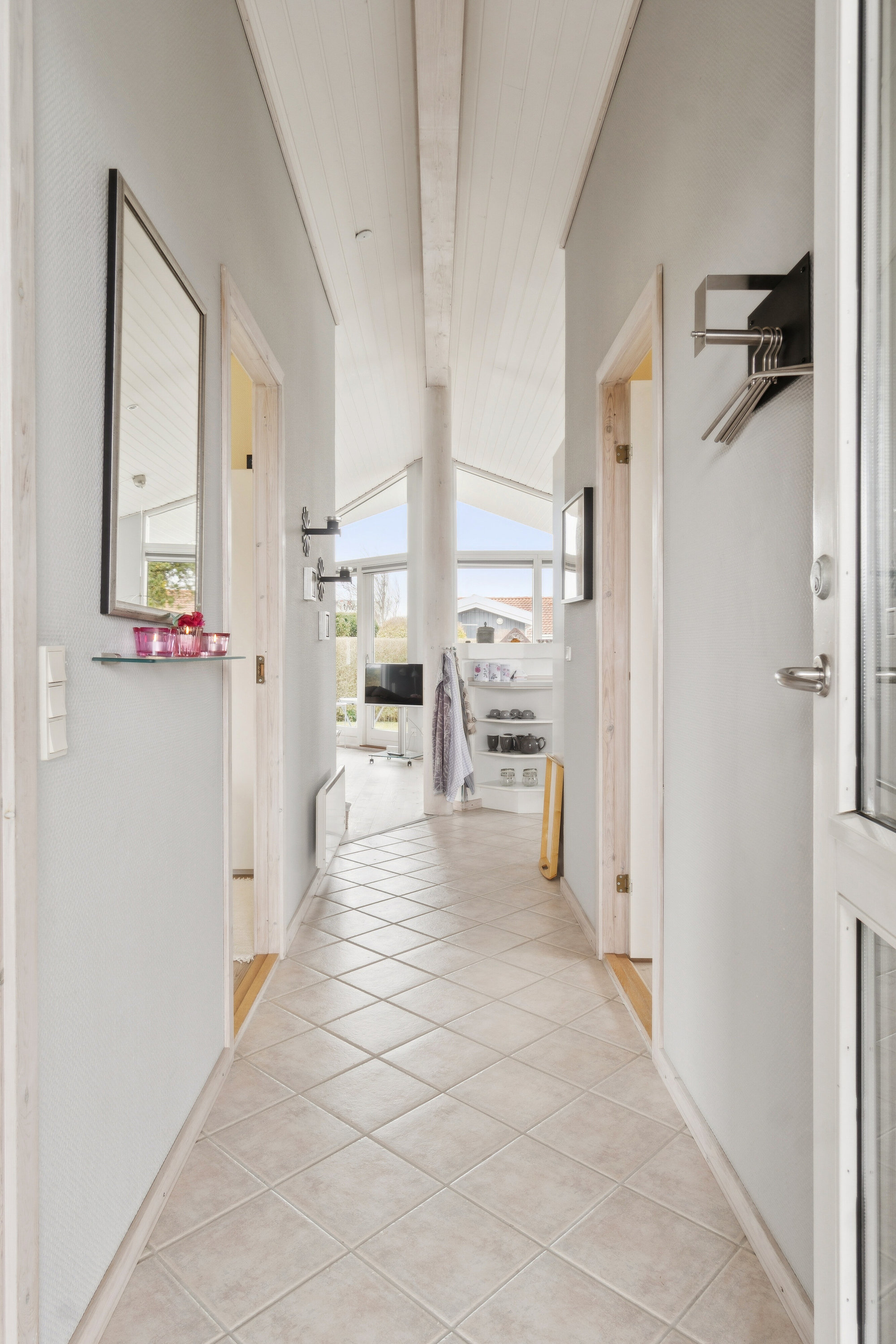 Fremhævet hall billede i fuldskærmstilstand. Billede af Krageholmsvej 56, Enø, 4736 Karrebæksminde