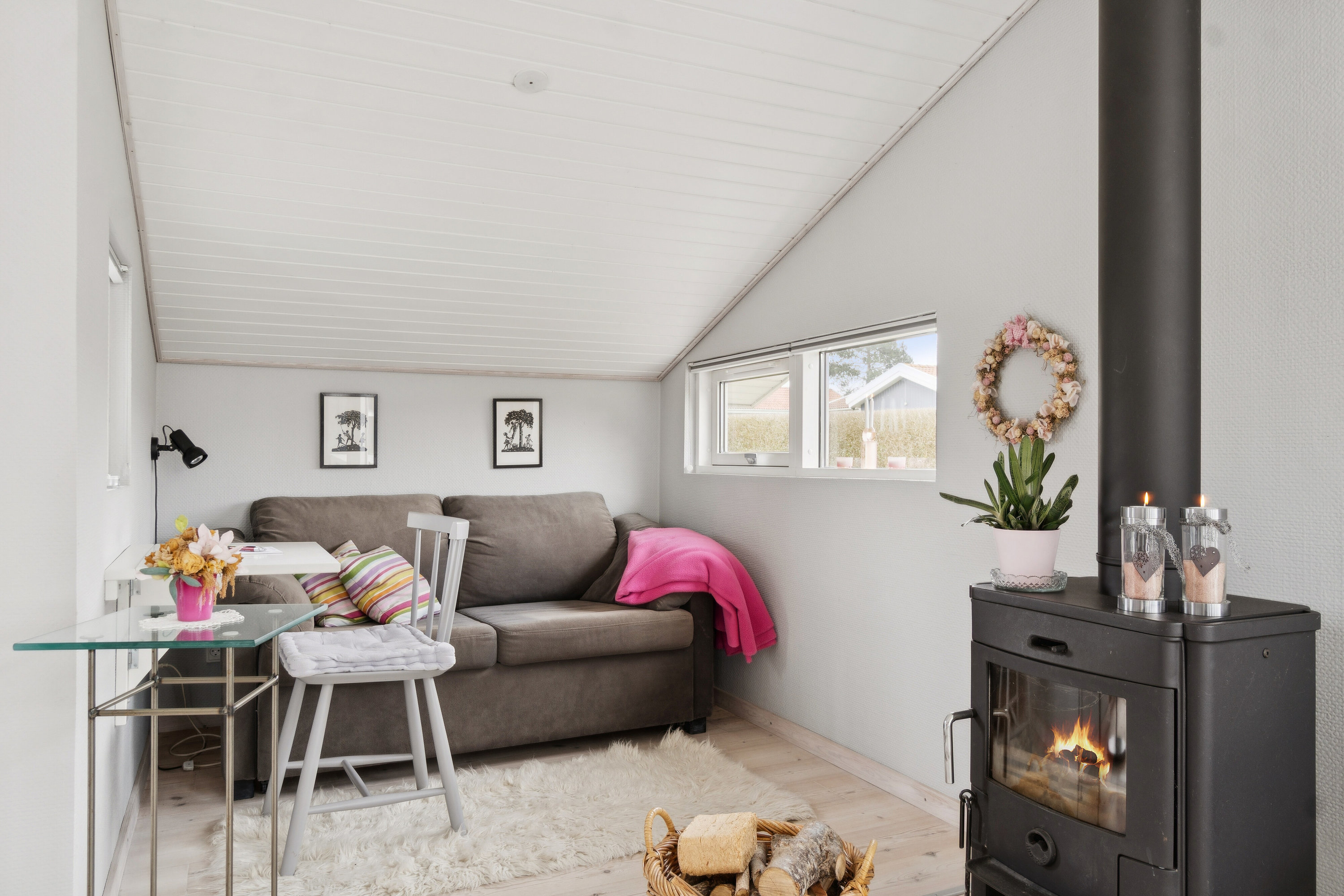 Fremhævet stue billede i fuldskærmstilstand. Billede af Krageholmsvej 56, Enø, 4736 Karrebæksminde