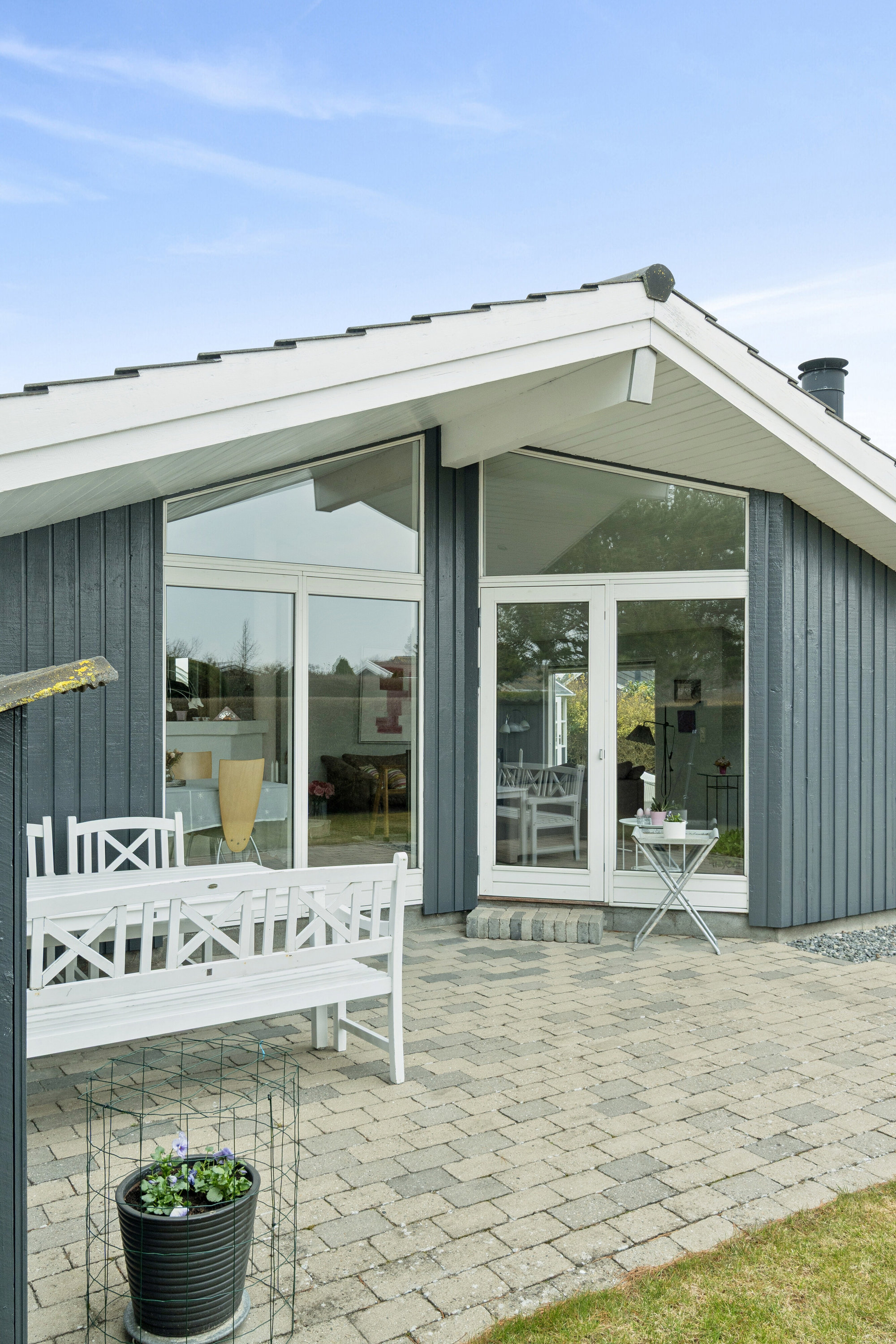 Fremhævet set fra haven billede i fuldskærmstilstand. Billede af Krageholmsvej 56, Enø, 4736 Karrebæksminde