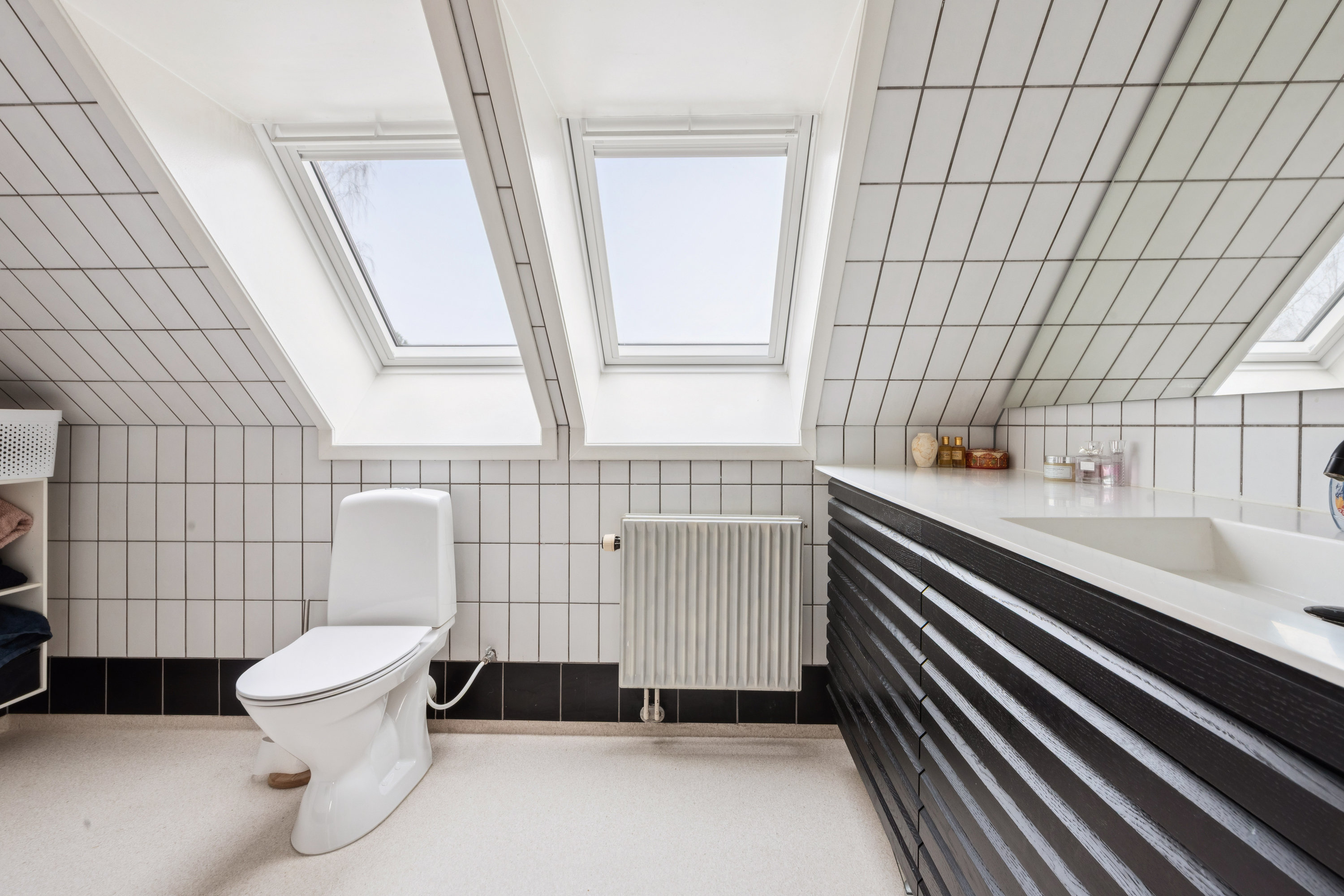 Fremhævet badeværelse billede i fuldskærmstilstand. Billede af Gammelmosevej 317E, 2880 Bagsværd