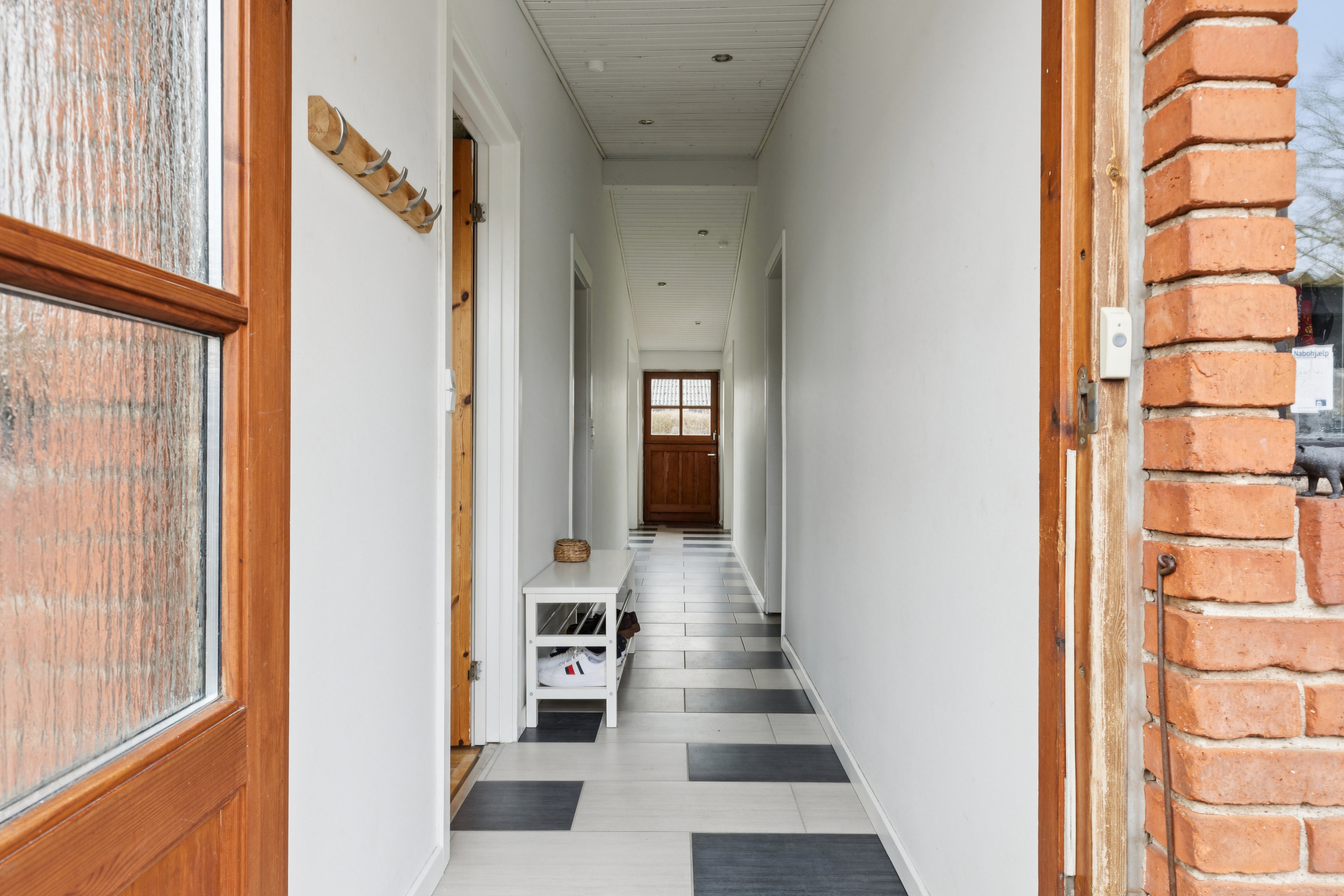 Fremhævet gang billede i fuldskærmstilstand. Billede af Sankt Olavs Alle 94, 2630 Taastrup