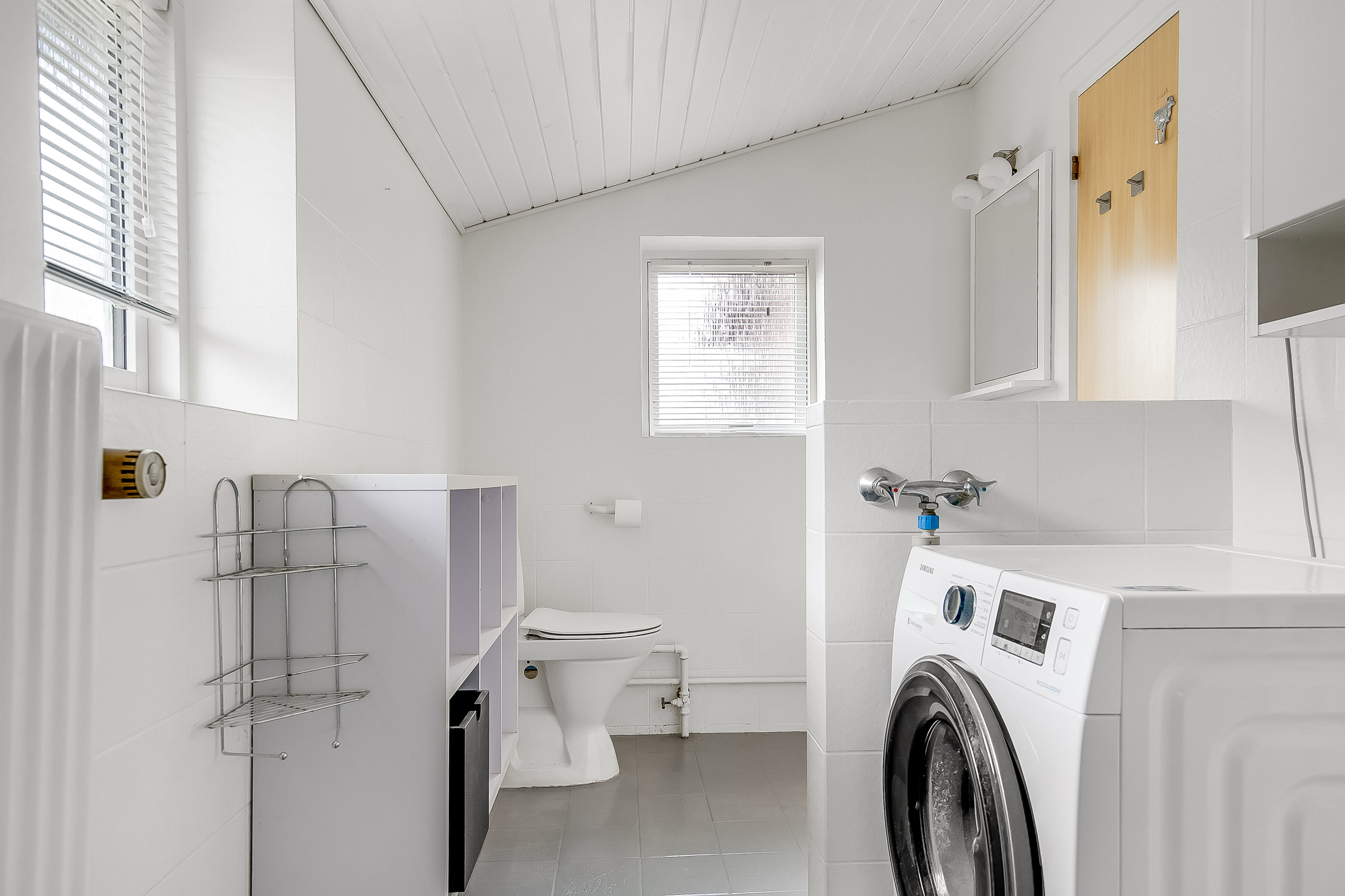 Fremhævet badeværelse billede i fuldskærmstilstand. Billede af Carl Plougs Vej 87, 6000 Kolding