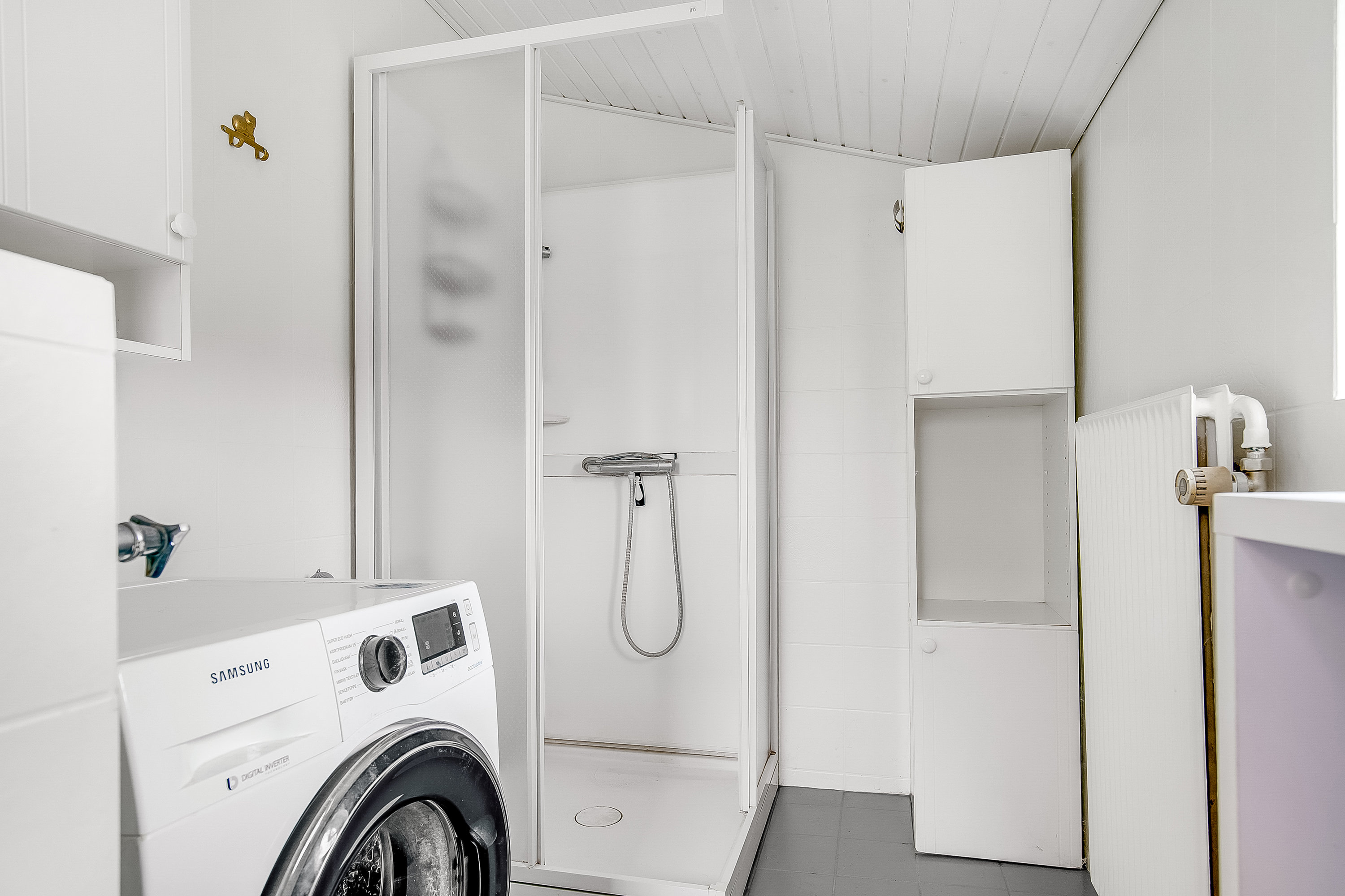 Fremhævet badeværelse billede i fuldskærmstilstand. Billede af Carl Plougs Vej 87, 6000 Kolding