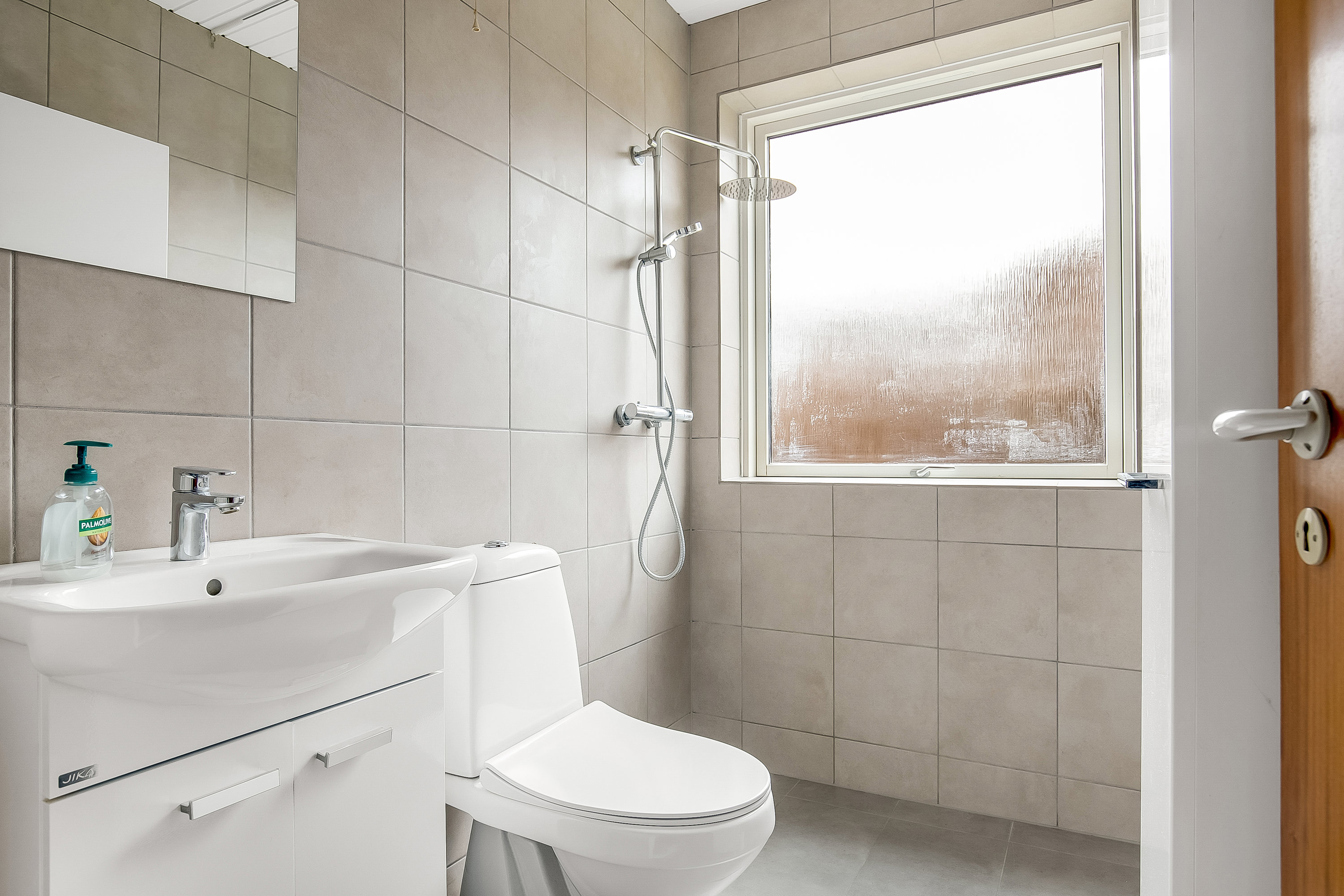 Fremhævet badeværelse billede i fuldskærmstilstand. Billede af Ørvigvej 96, 6040 Egtved