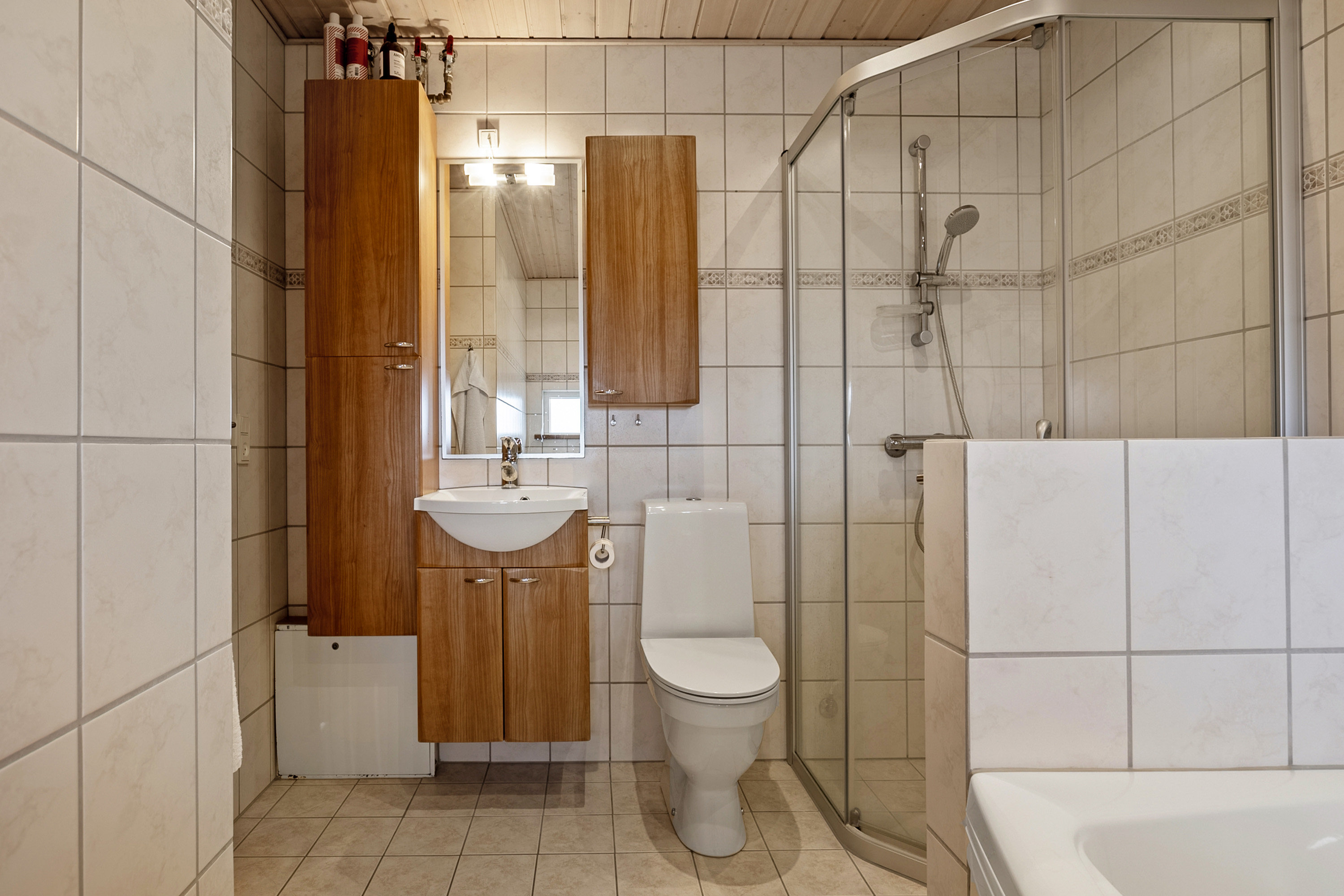 Fremhævet badeværelse billede i fuldskærmstilstand. Billede af Skovhøj 44, 6200 Aabenraa