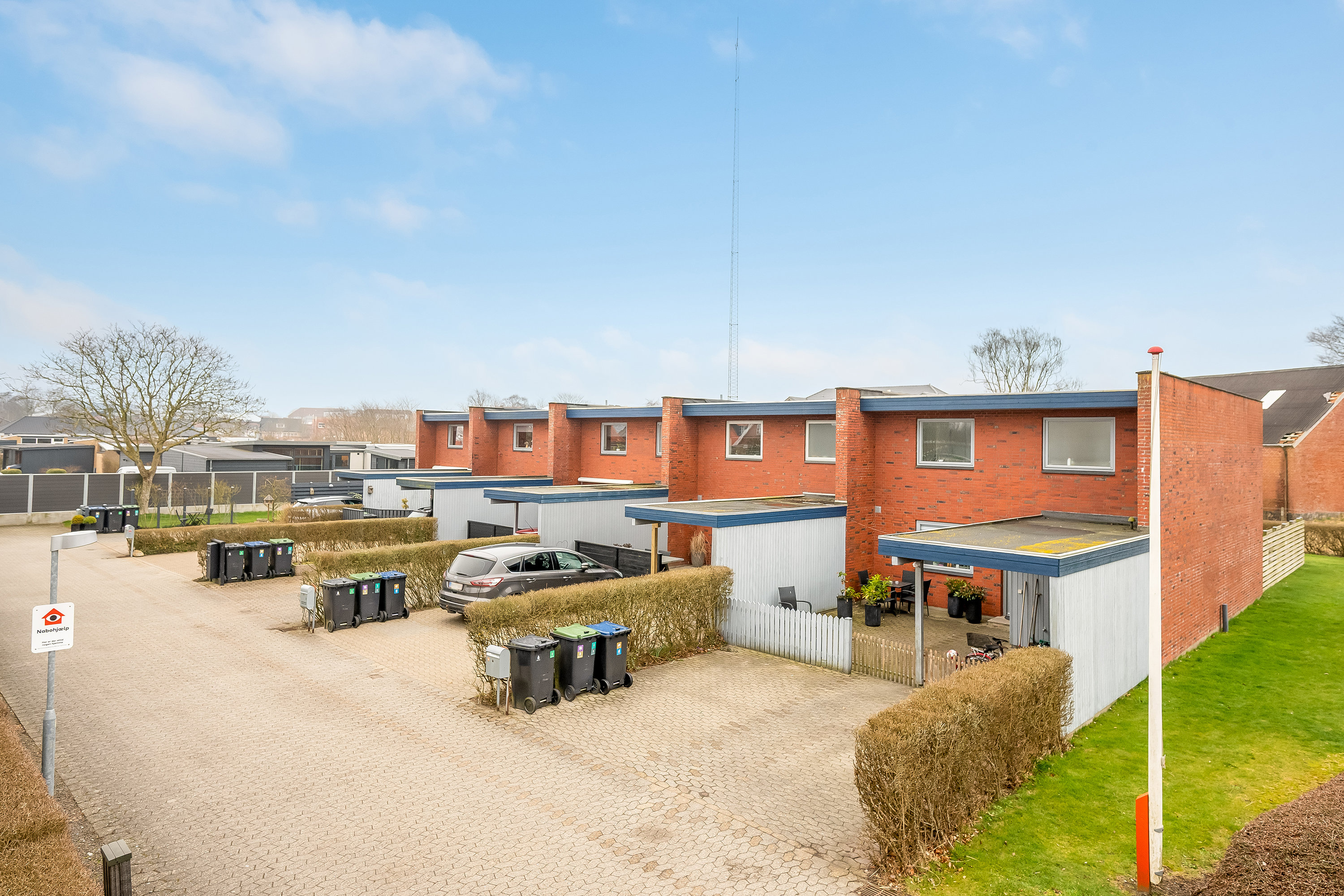 Fremhævet facade billede i fuldskærmstilstand. Billede af Ved Banen 3, 6800 Varde