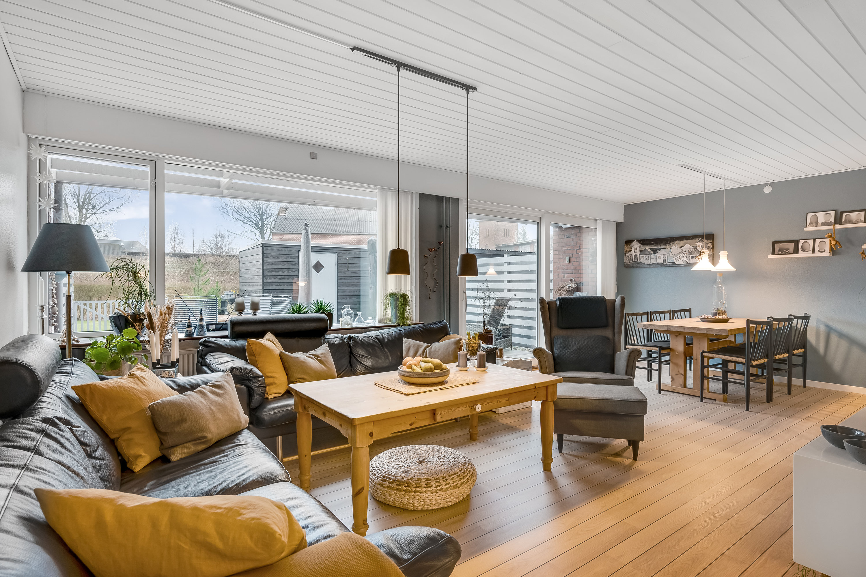 Fremhævet stue billede i fuldskærmstilstand. Billede af Ved Banen 3, 6800 Varde