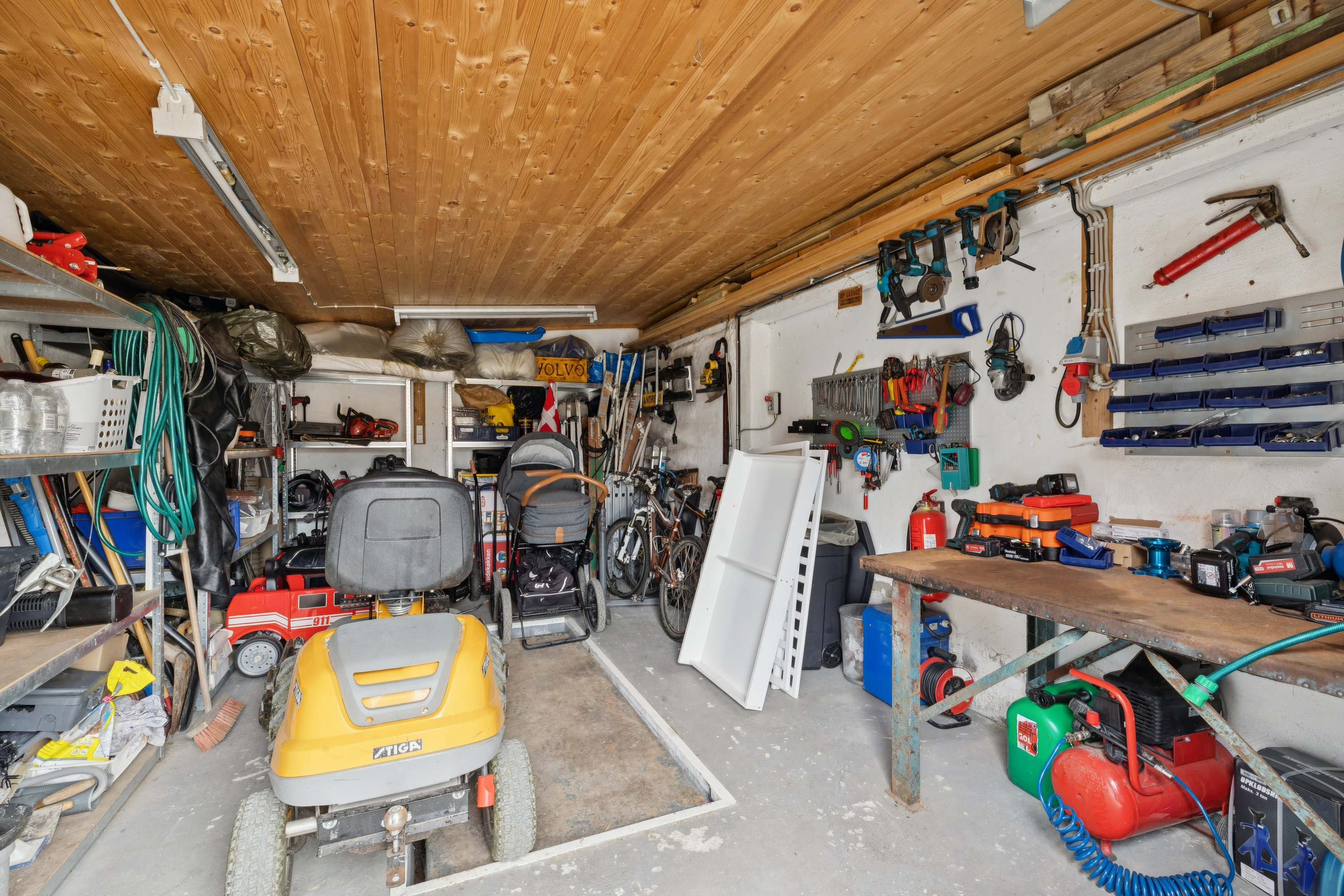 Fremhævet garage billede i fuldskærmstilstand. Billede af Rævebakken 1, 9500 Hobro