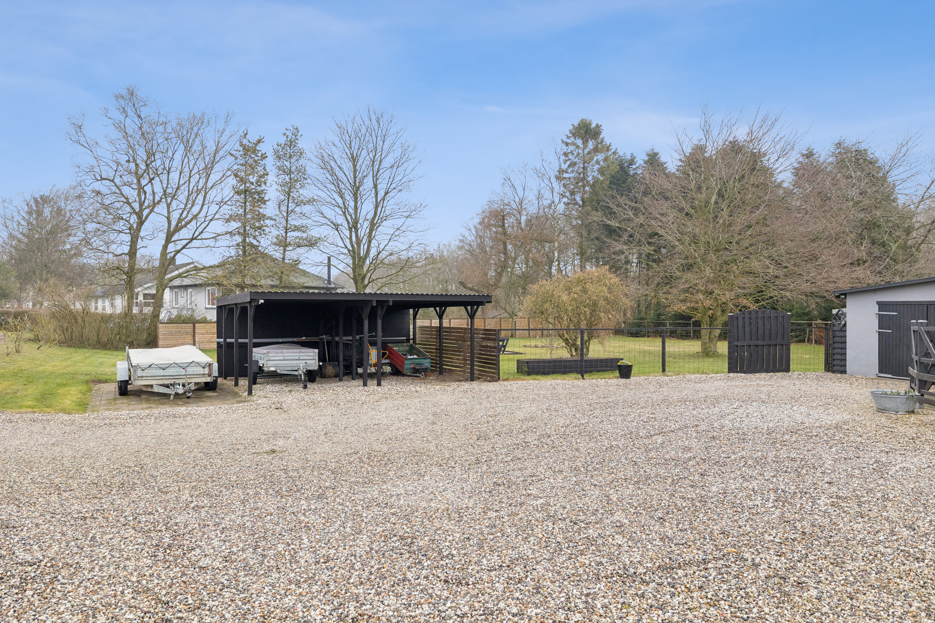 Fremhævet gårdsplads billede i fuldskærmstilstand. Billede af Rævebakken 1, 9500 Hobro