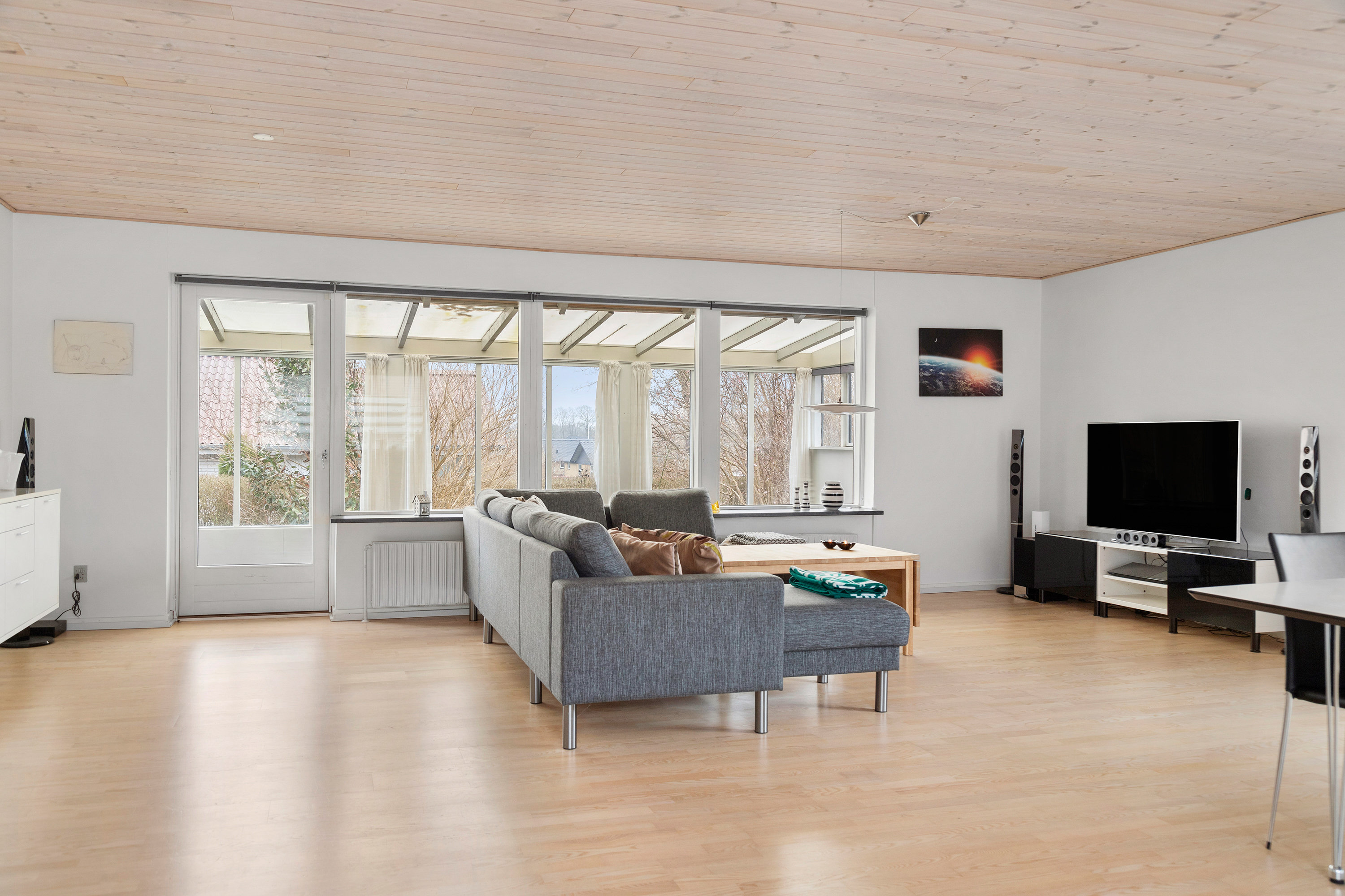 Fremhævet stue billede i fuldskærmstilstand. Billede af Pilevej 16, 9620 Aalestrup