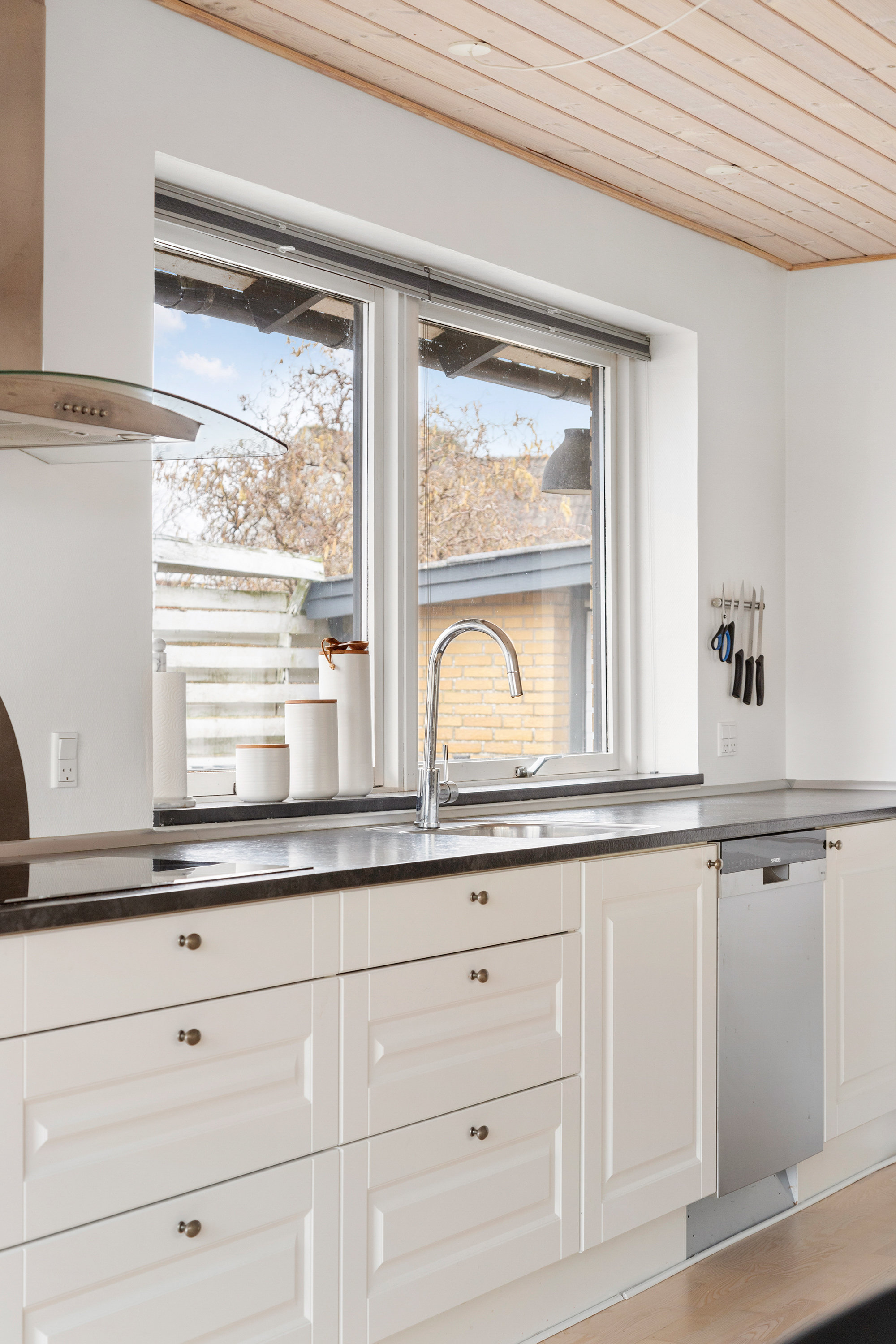 Fremhævet køkken billede i fuldskærmstilstand. Billede af Pilevej 16, 9620 Aalestrup