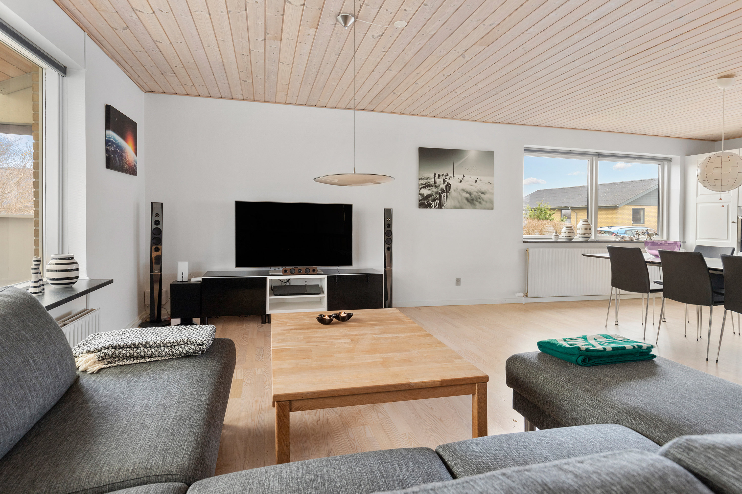 Fremhævet stue billede i fuldskærmstilstand. Billede af Pilevej 16, 9620 Aalestrup