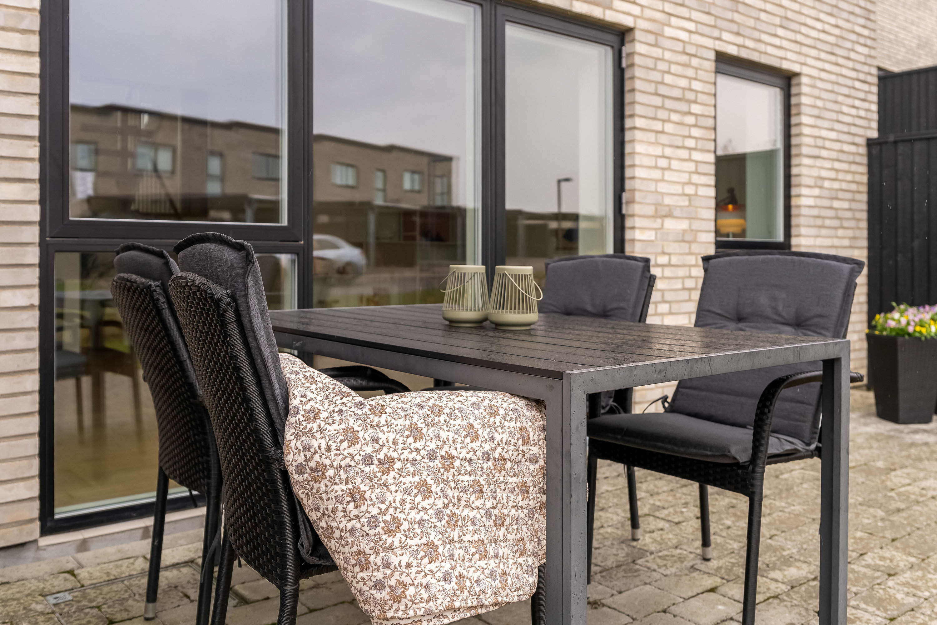 Fremhævet terrasse billede i fuldskærmstilstand. Billede af Amorbuen 27, 3400 Hillerød