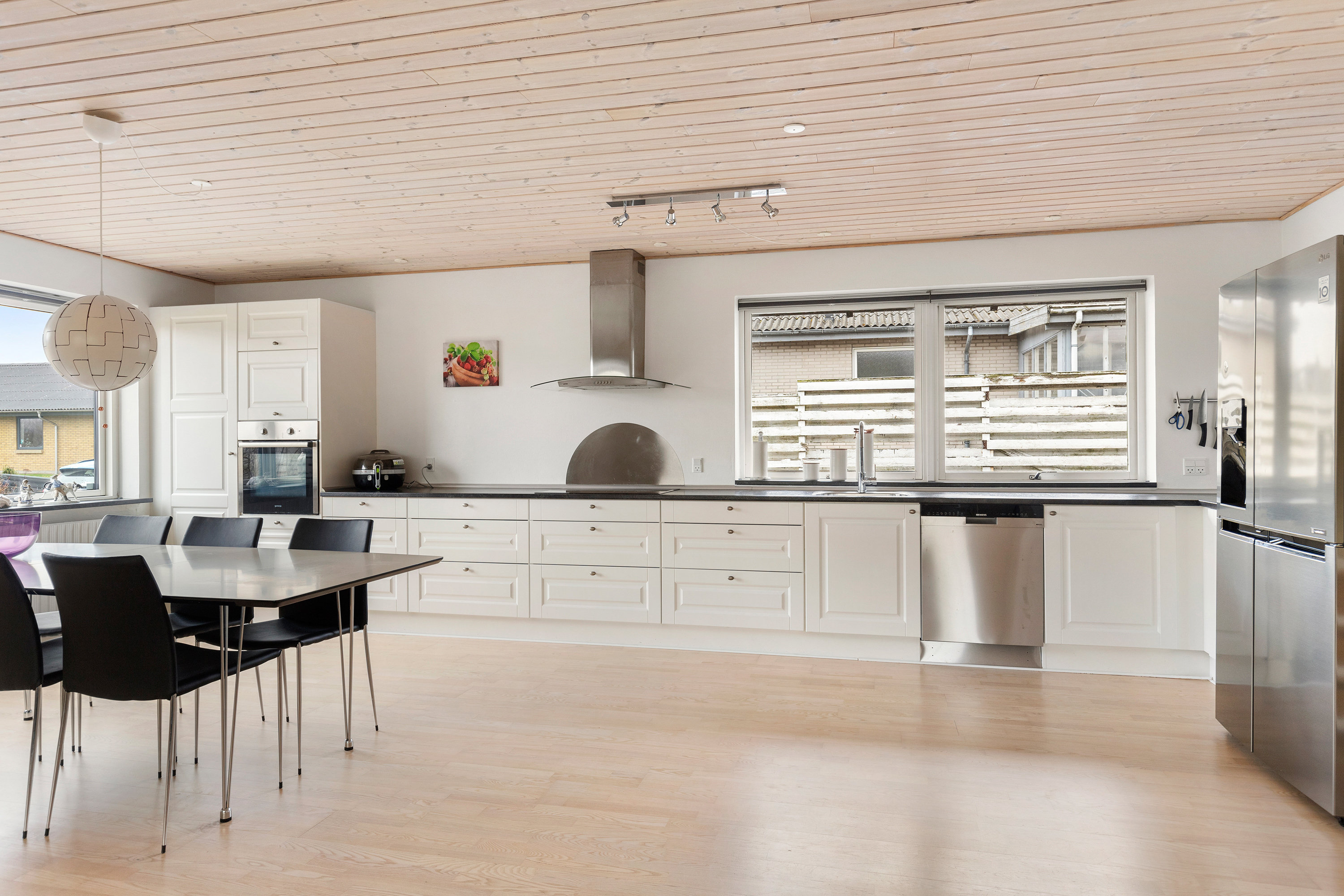 Fremhævet køkken billede i fuldskærmstilstand. Billede af Pilevej 16, 9620 Aalestrup