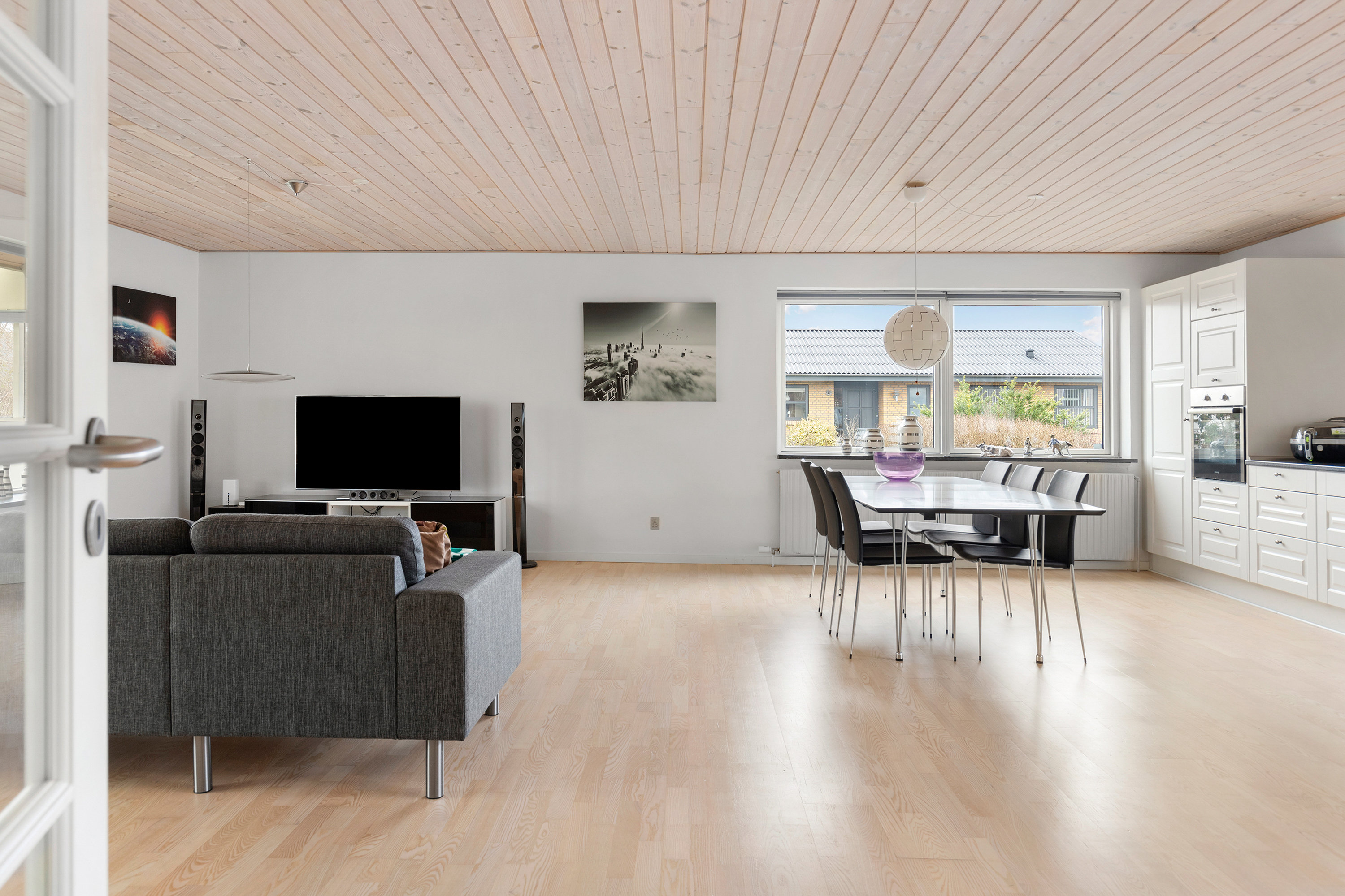 Fremhævet stue billede i fuldskærmstilstand. Billede af Pilevej 16, 9620 Aalestrup