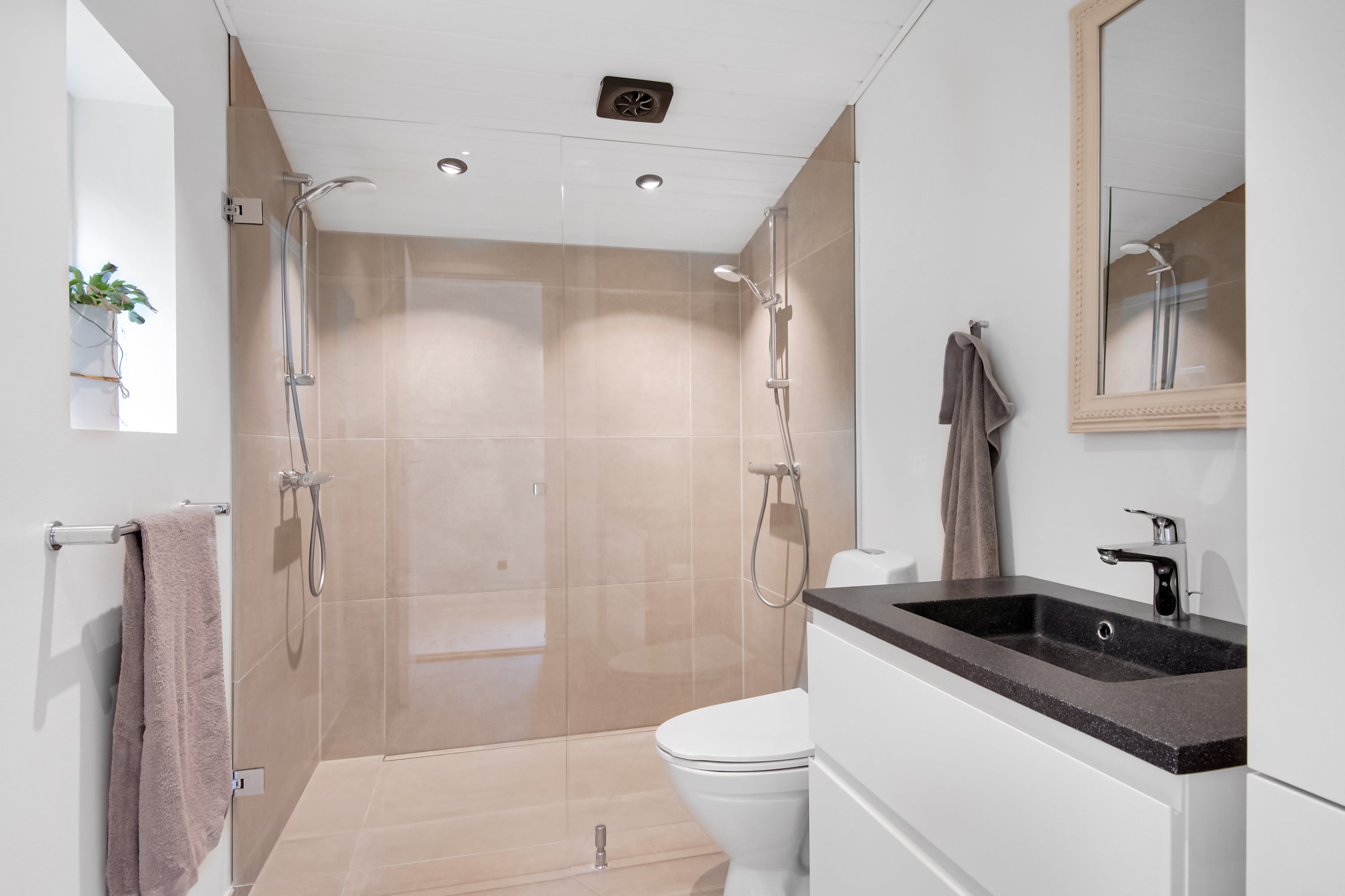 Fremhævet badeværelse billede i fuldskærmstilstand. Billede af Mølleskoven 52, 9260 Gistrup