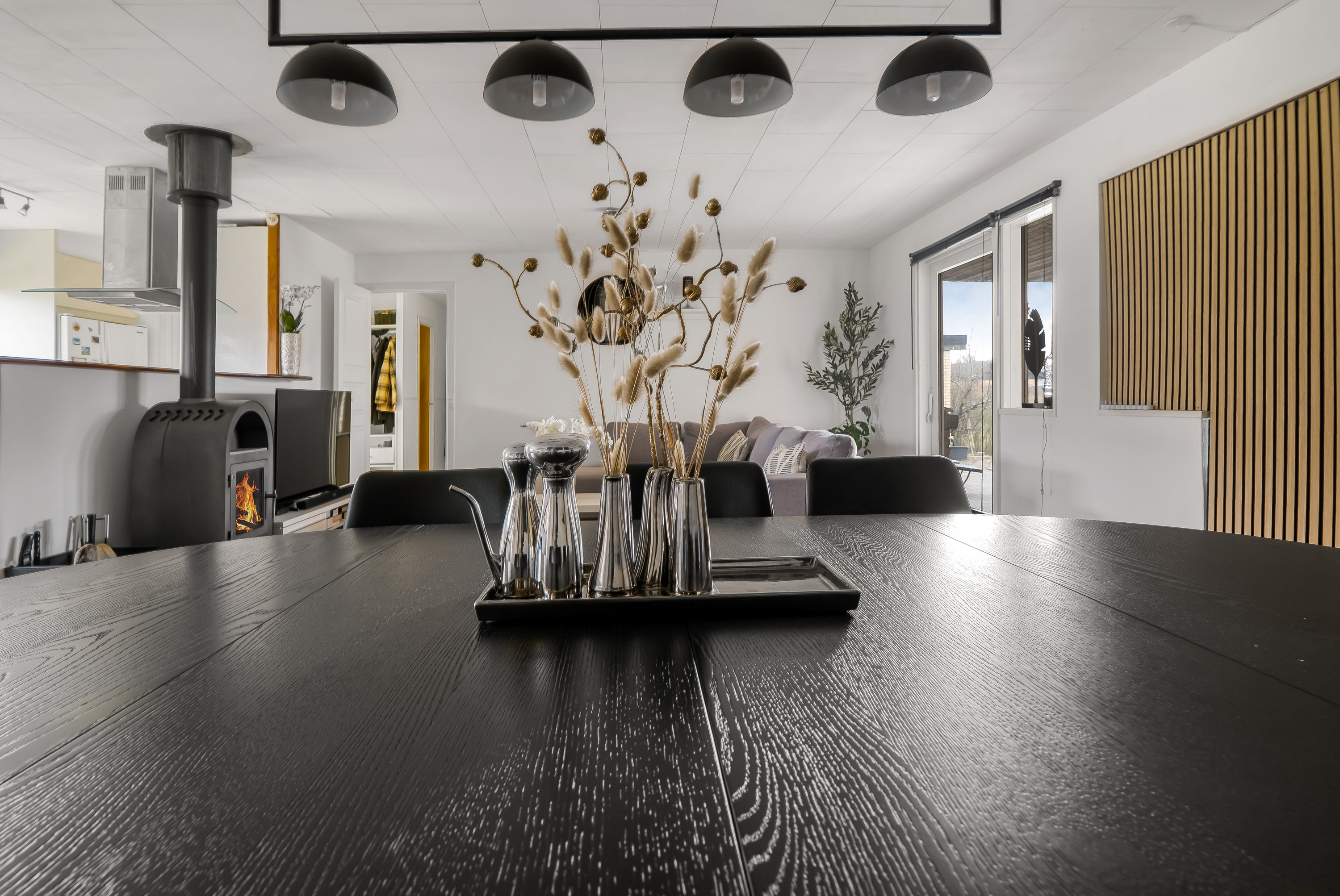 Fremhævet stue billede i fuldskærmstilstand. Billede af Holmegårdsparken 42, Store Lyngby, 3320 Skævinge