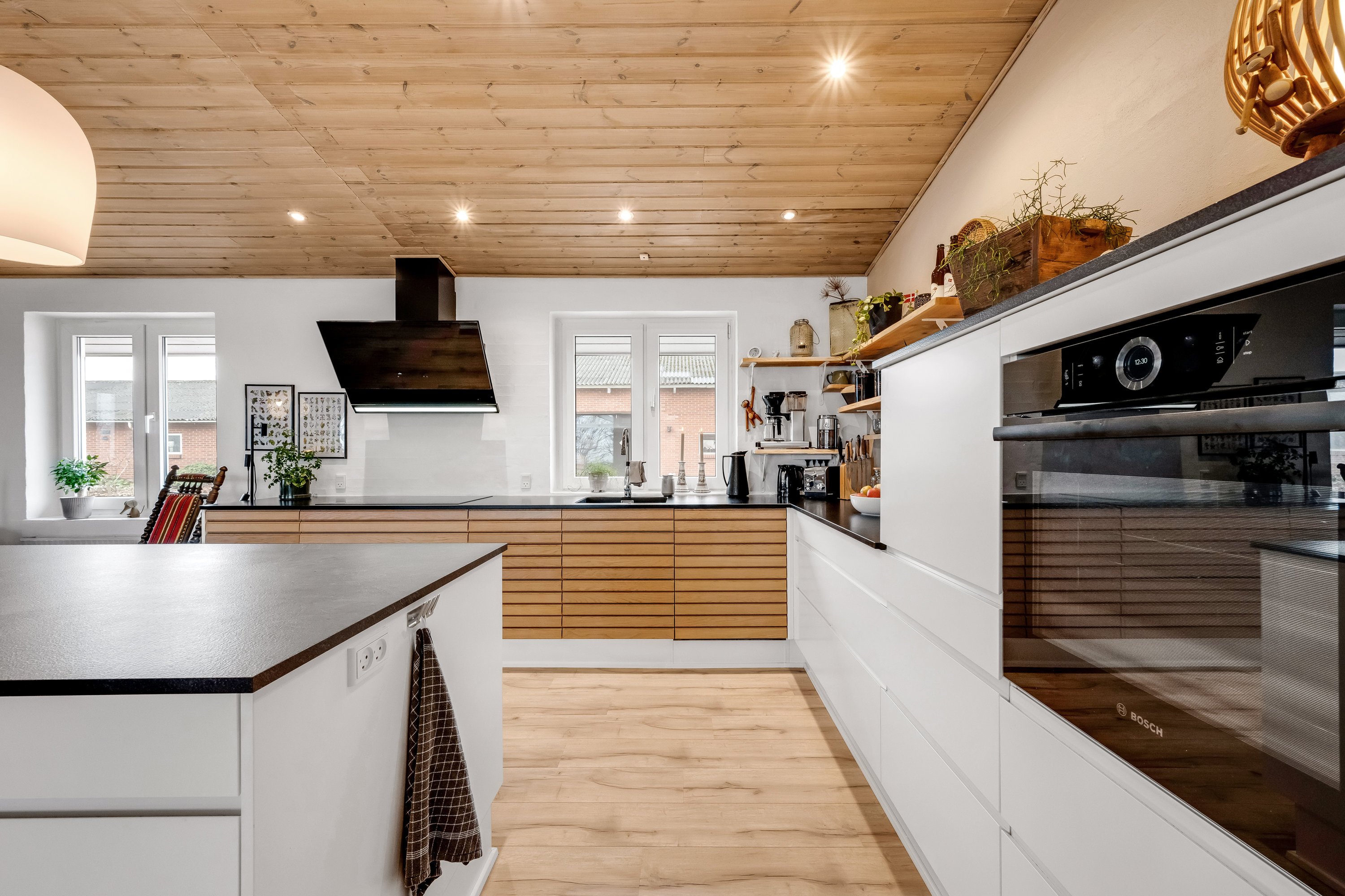 Fremhævet køkken billede i fuldskærmstilstand. Billede af Albækvej 8, Fjelstervang, 6920 Videbæk