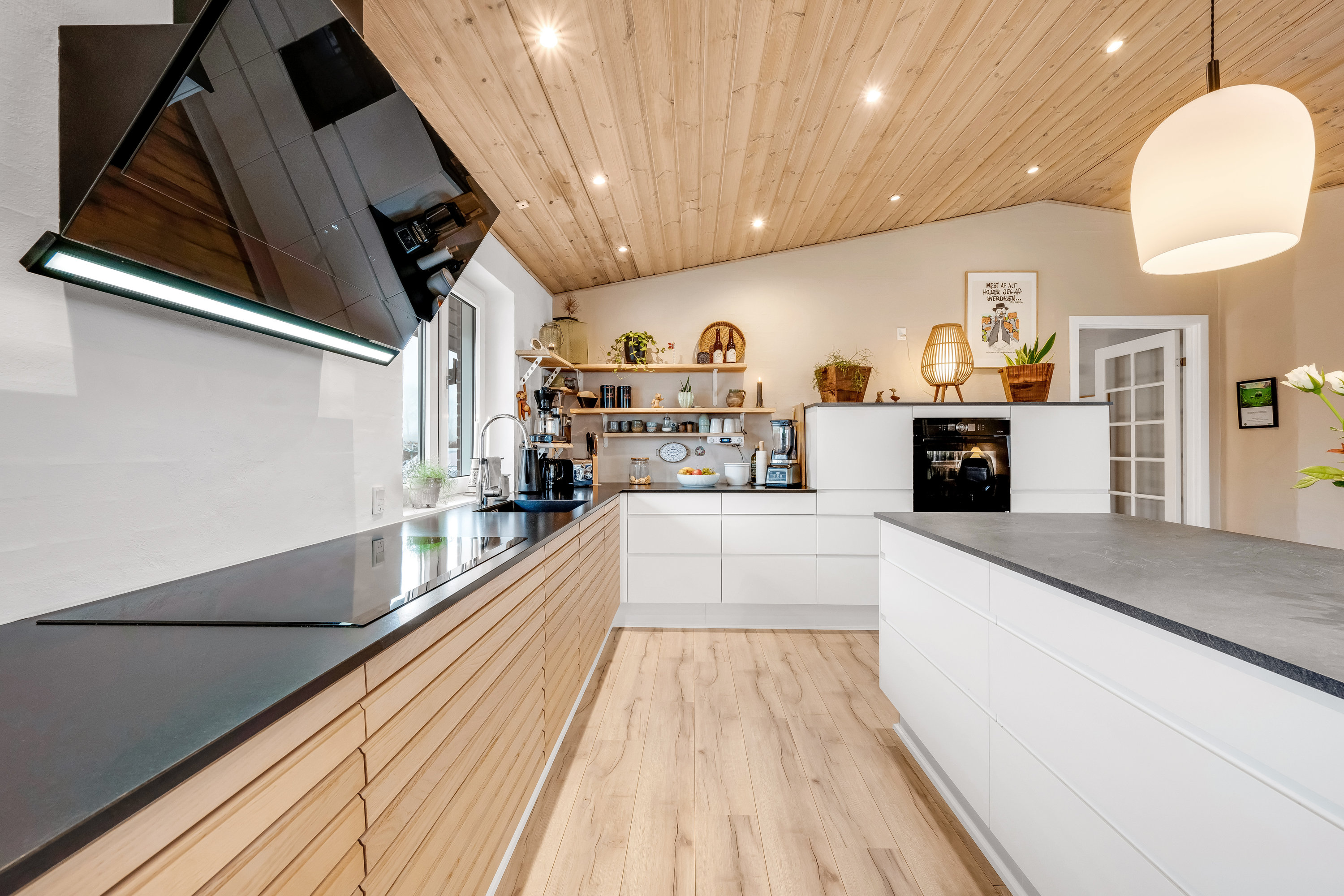 Fremhævet køkken billede i fuldskærmstilstand. Billede af Albækvej 8, Fjelstervang, 6920 Videbæk