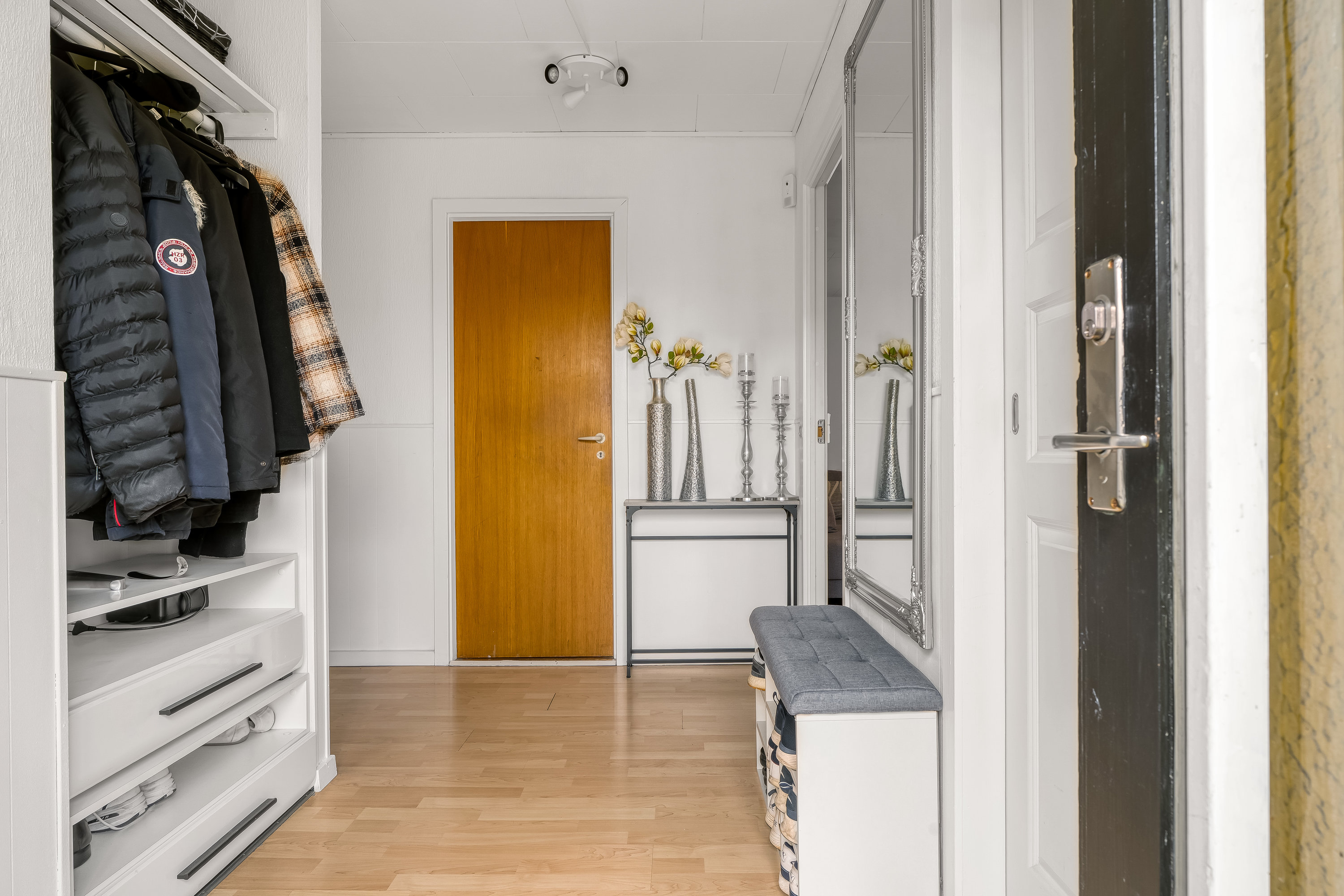 Fremhævet gang billede i fuldskærmstilstand. Billede af Holmegårdsparken 42, Store Lyngby, 3320 Skævinge