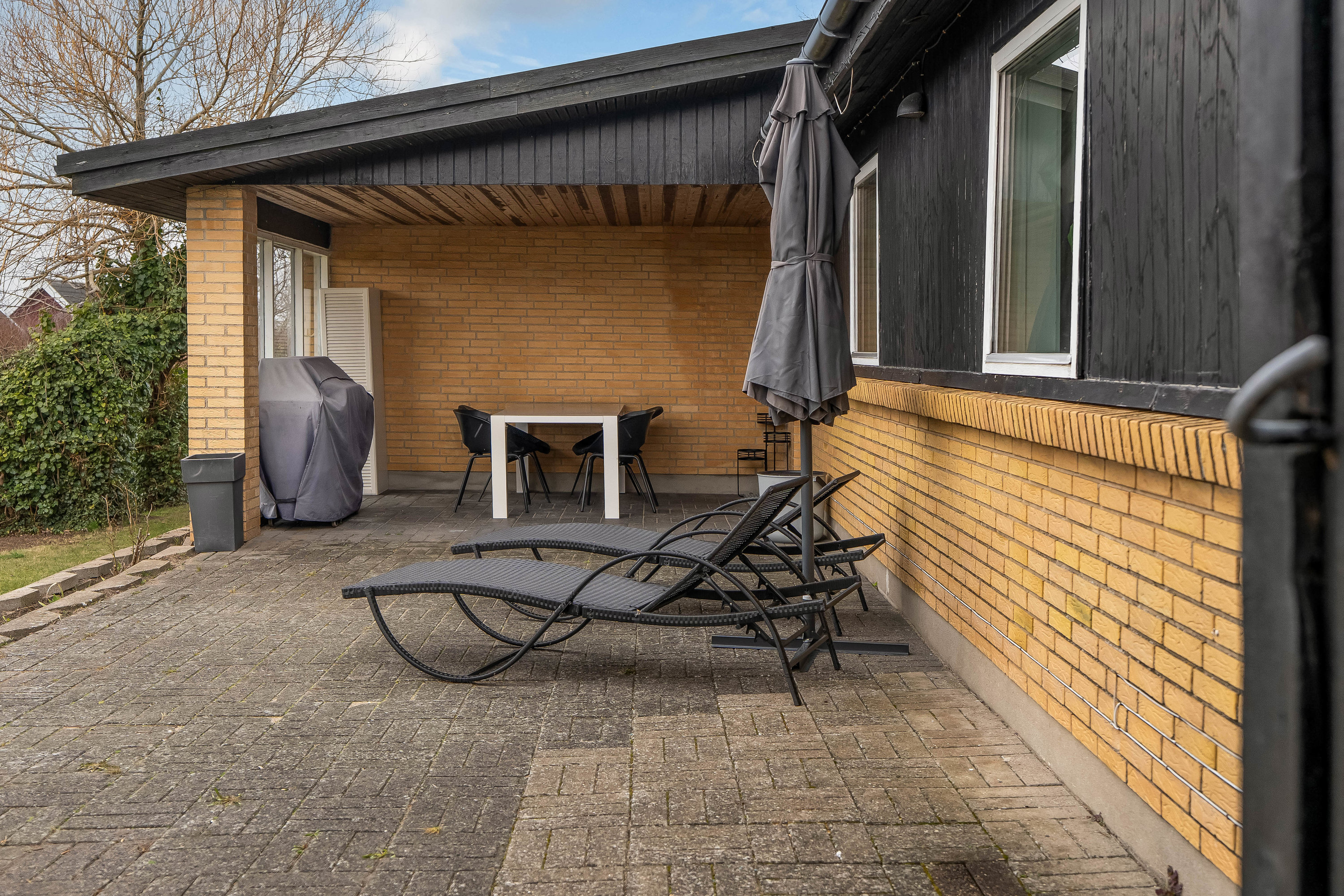 Fremhævet overdækket terrasse billede i fuldskærmstilstand. Billede af Holmegårdsparken 42, Store Lyngby, 3320 Skævinge