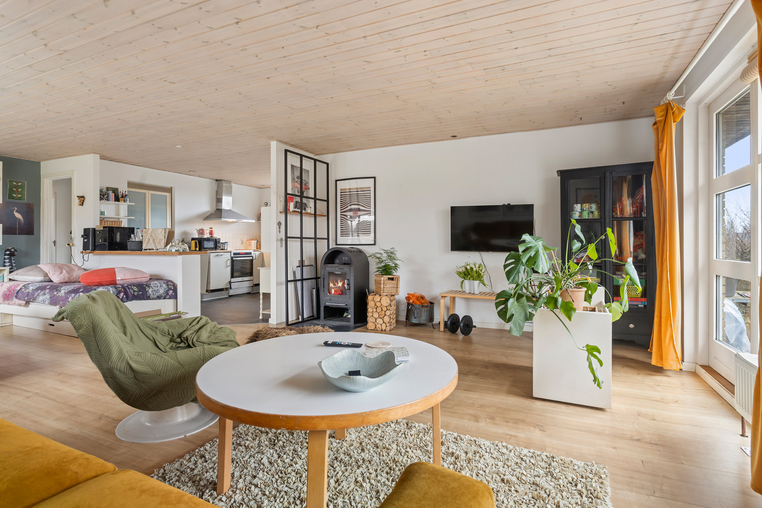 Fremhævet stue billede i fuldskærmstilstand. Billede af Hyldevænget 19, Haldbjerg, 9900 Frederikshavn