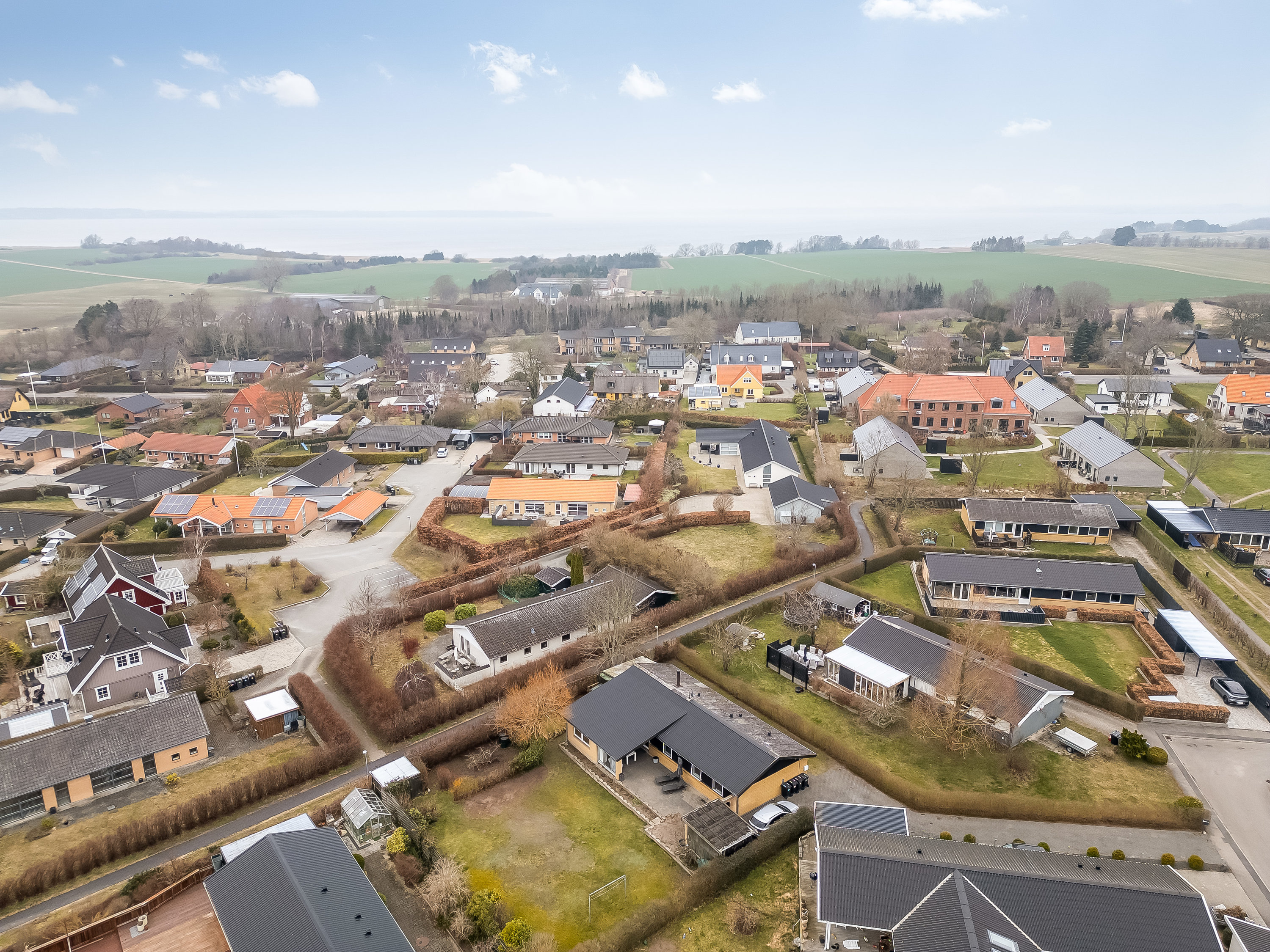 Fremhævet luftfoto billede i fuldskærmstilstand. Billede af Holmegårdsparken 42, Store Lyngby, 3320 Skævinge