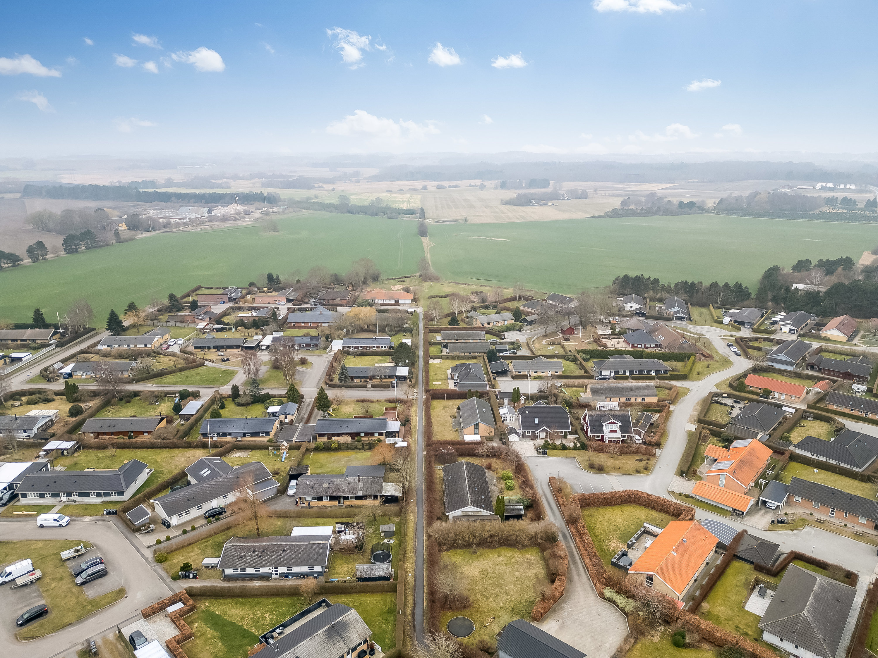 Fremhævet luftfoto billede i fuldskærmstilstand. Billede af Holmegårdsparken 42, Store Lyngby, 3320 Skævinge