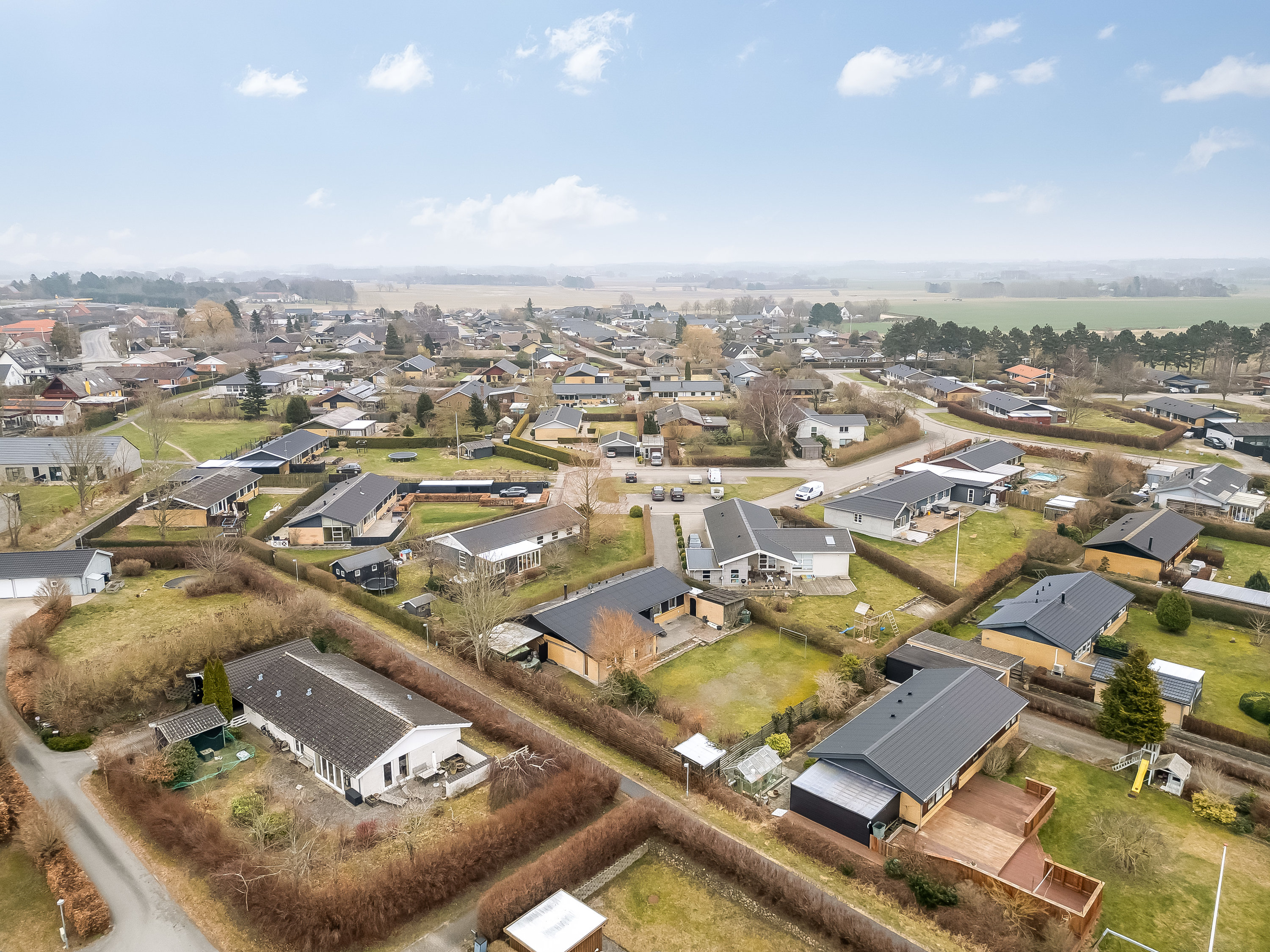 Fremhævet luftfoto billede i fuldskærmstilstand. Billede af Holmegårdsparken 42, Store Lyngby, 3320 Skævinge