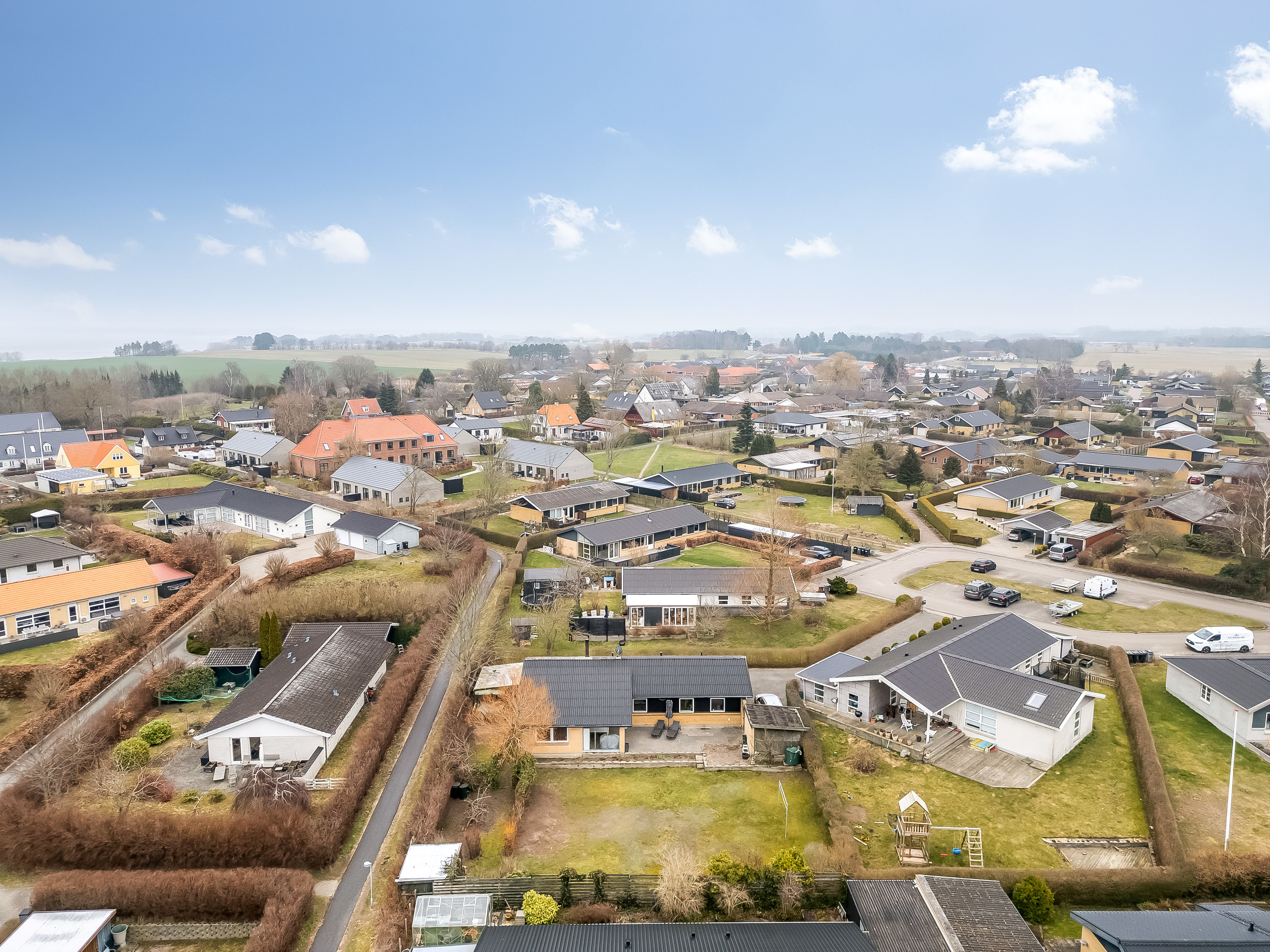 Fremhævet luftfoto billede i fuldskærmstilstand. Billede af Holmegårdsparken 42, Store Lyngby, 3320 Skævinge