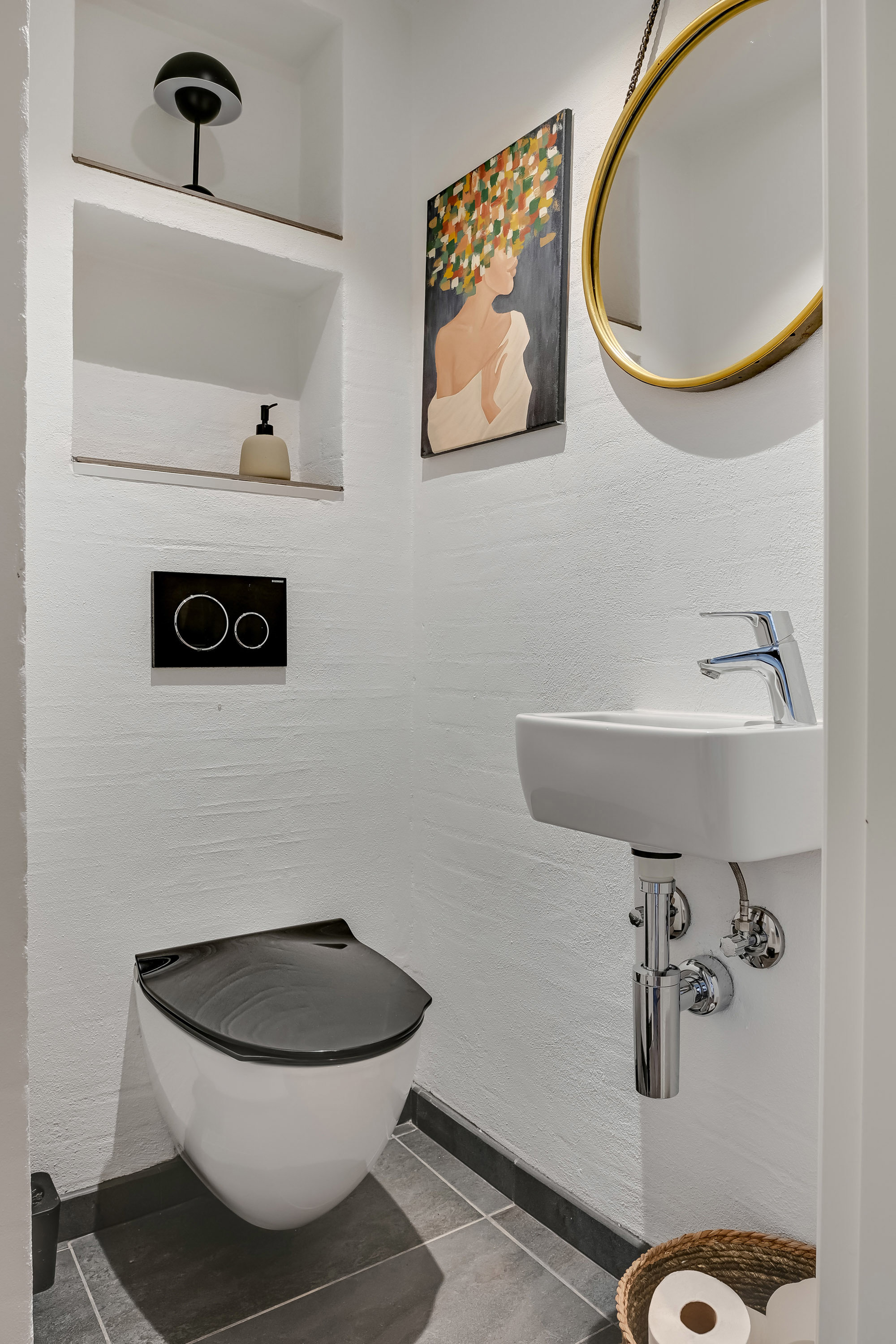 Fremhævet toilet billede i fuldskærmstilstand. Billede af Sjællandsgade 32, 3. tv., 6700 Esbjerg