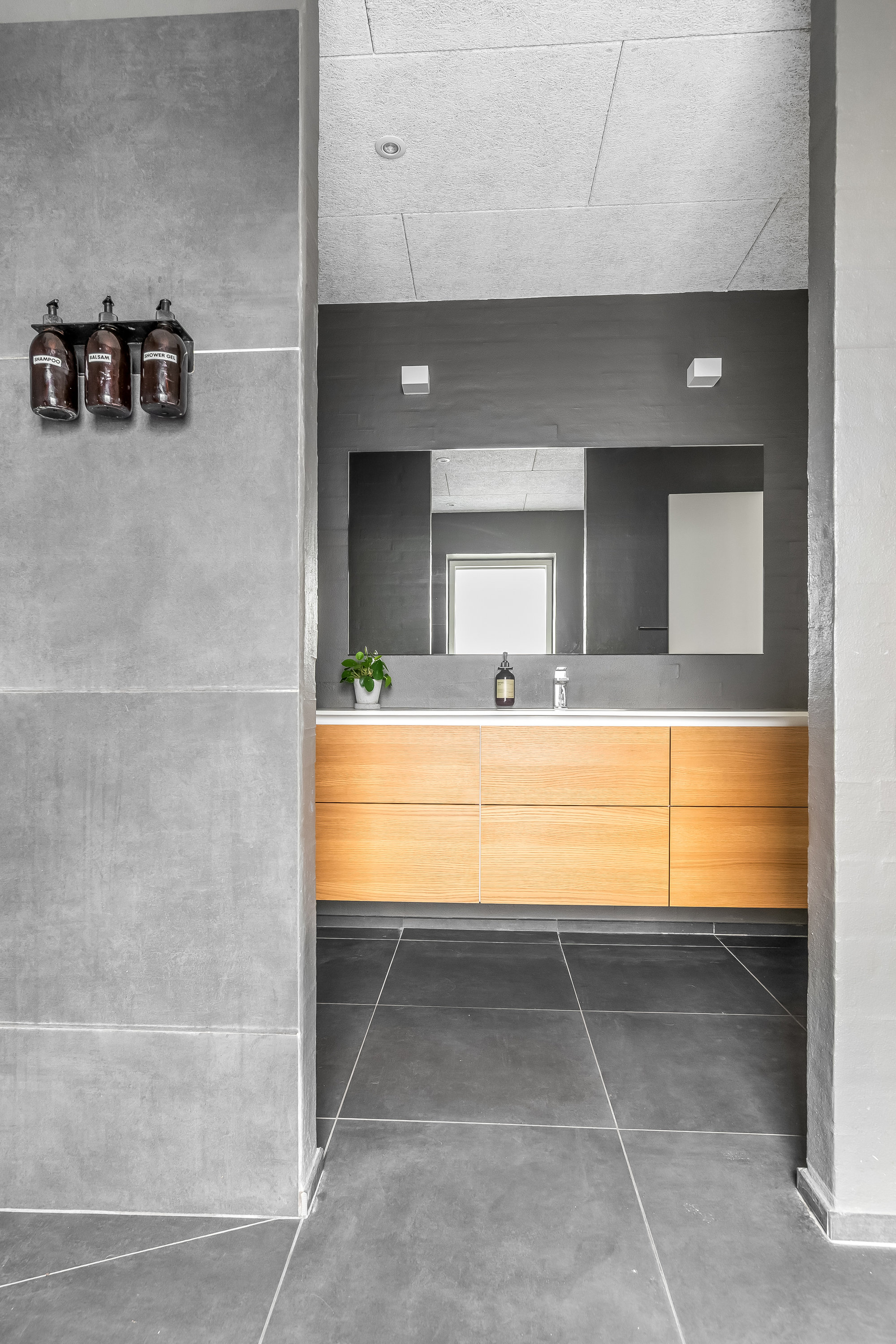 Fremhævet badeværelse billede i fuldskærmstilstand. Billede af Hjelmen 8, Mejrup, 7500 Holstebro