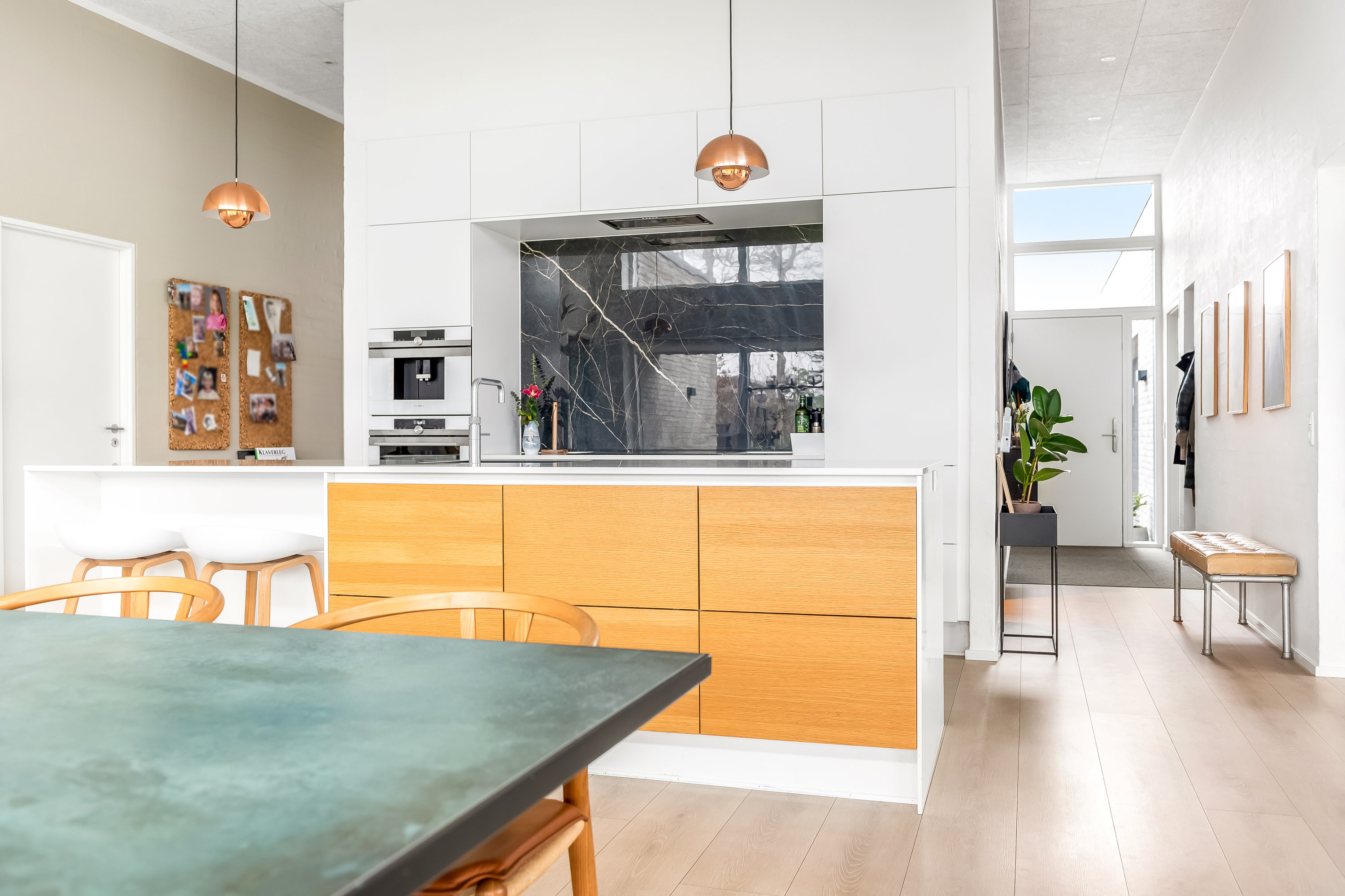 Fremhævet køkken alrum billede i fuldskærmstilstand. Billede af Hjelmen 8, Mejrup, 7500 Holstebro