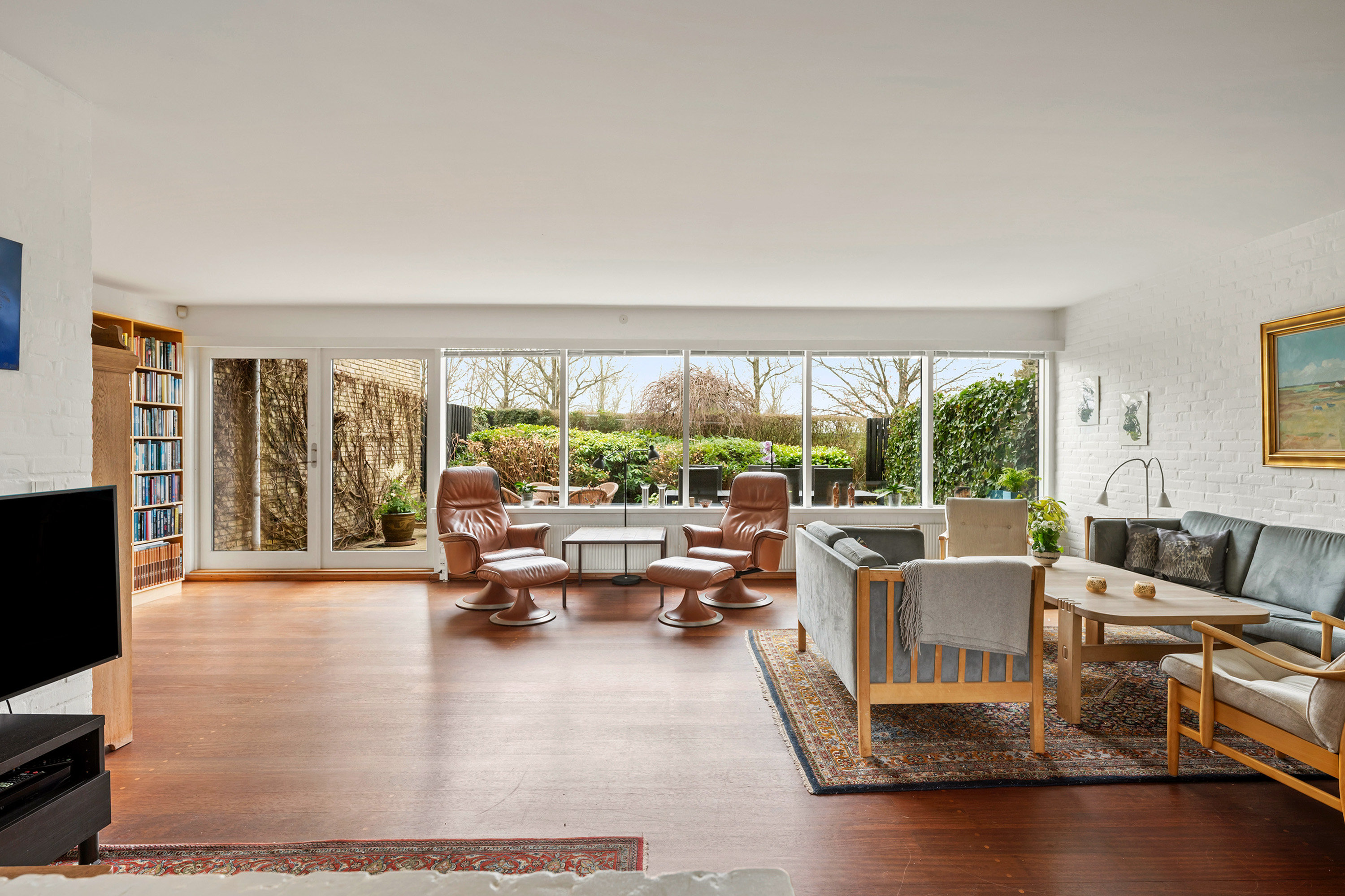 Fremhævet stue billede i fuldskærmstilstand. Billede af Kirstineparken 1, 2970 Hørsholm