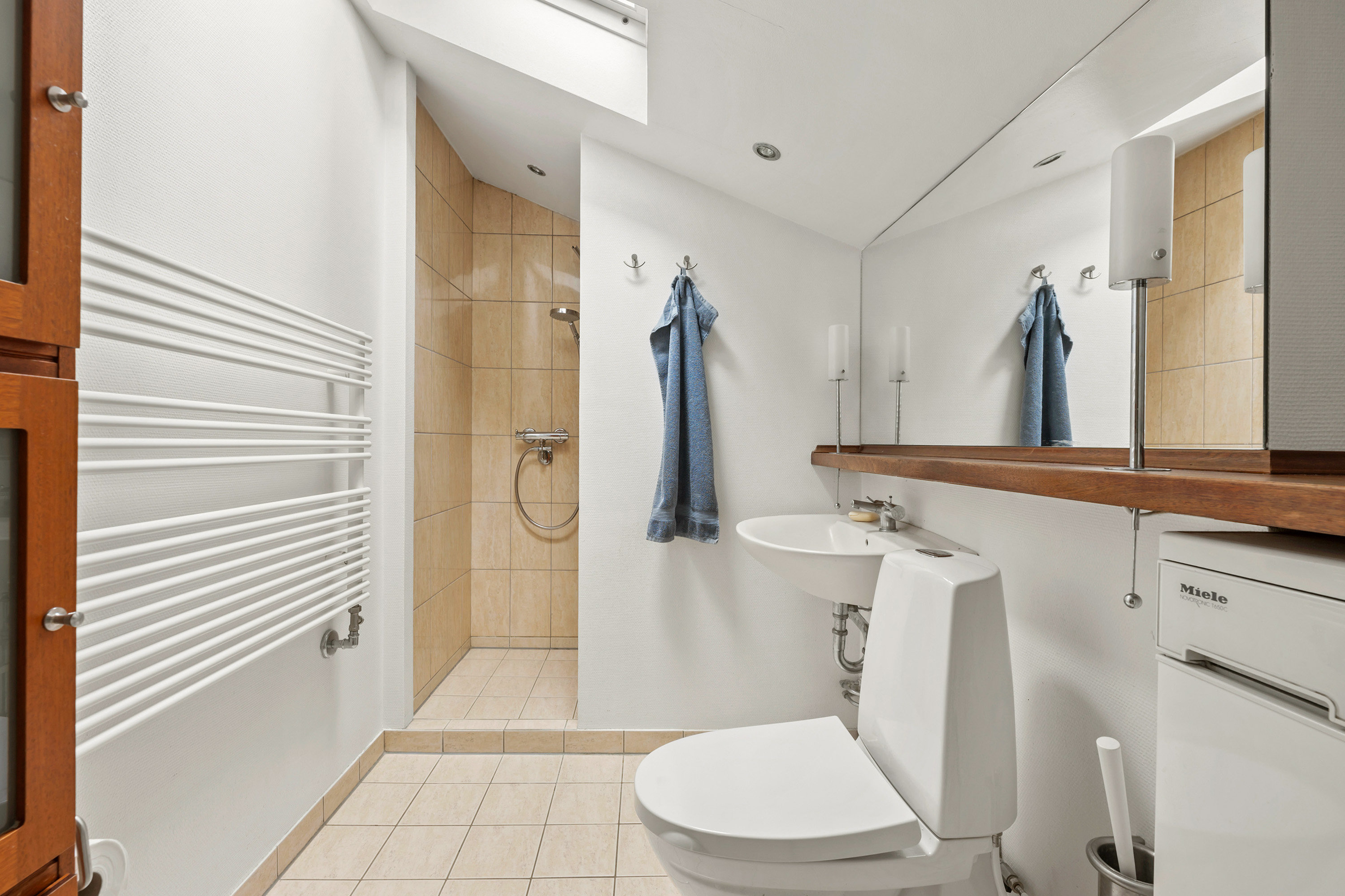 Fremhævet badeværelse billede i fuldskærmstilstand. Billede af Kirstineparken 1, 2970 Hørsholm