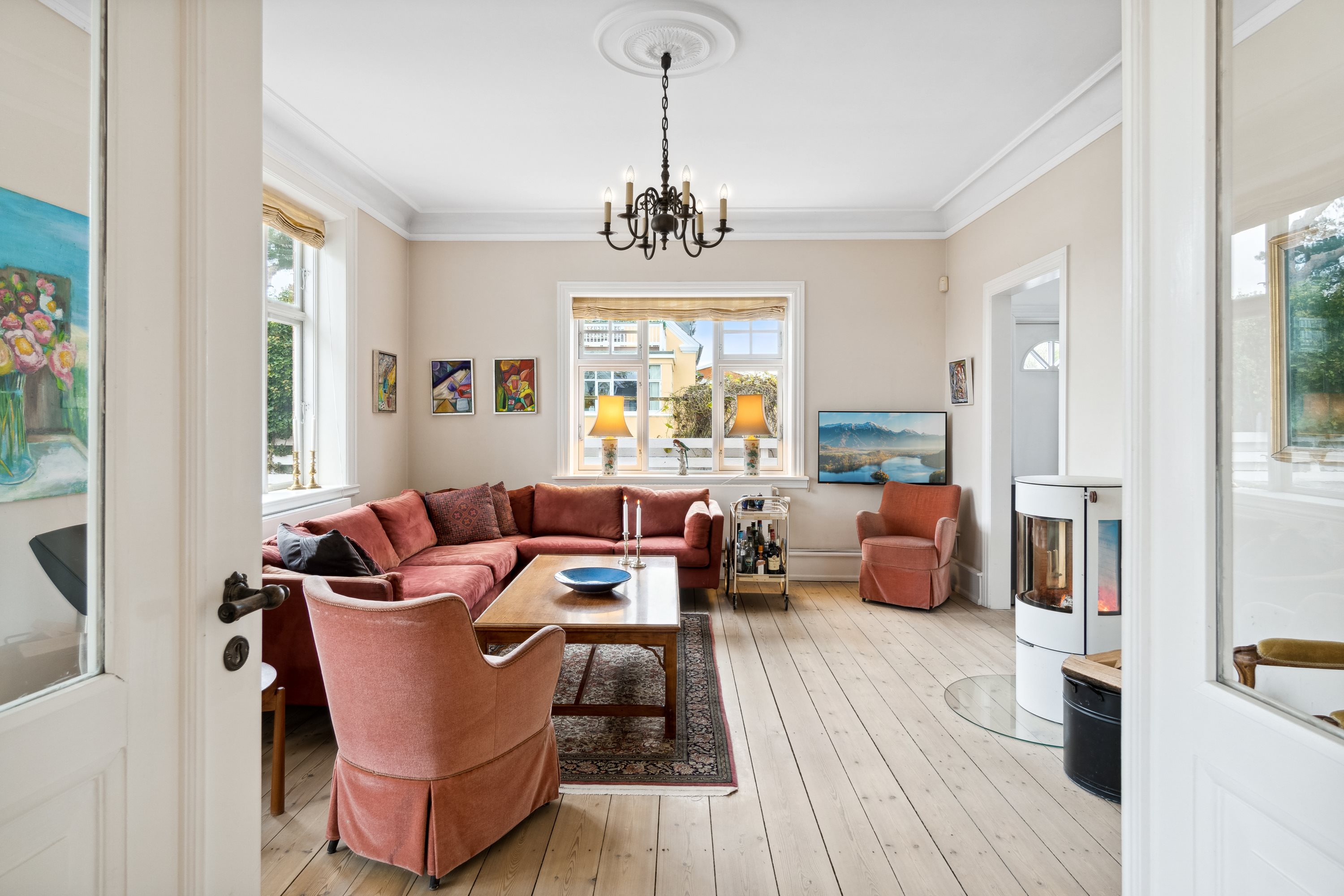 Fremhævet stue billede i fuldskærmstilstand. Billede af A R Friis Vej 9A, 3100 Hornbæk