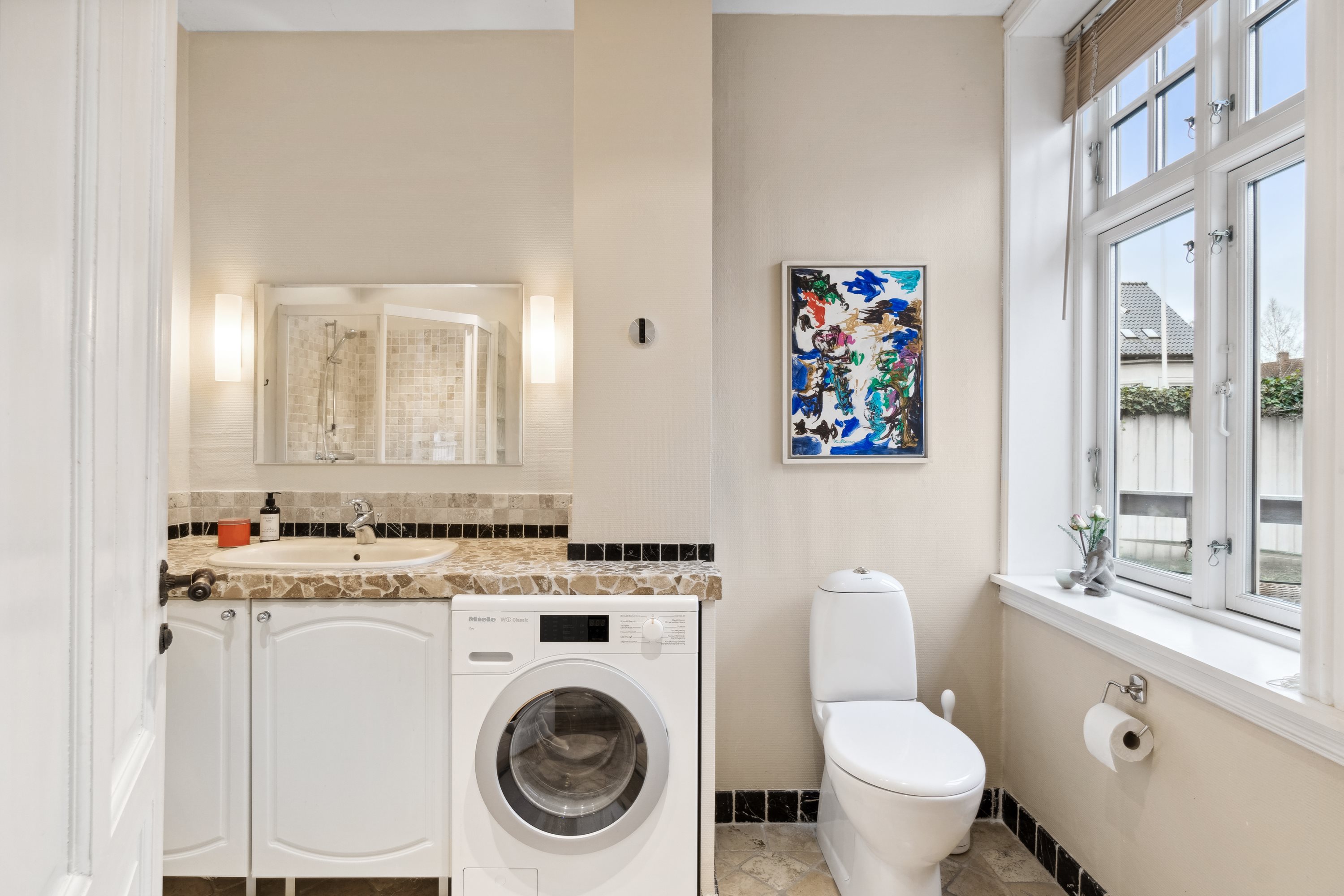 Fremhævet badeværelse billede i fuldskærmstilstand. Billede af A R Friis Vej 9A, 3100 Hornbæk