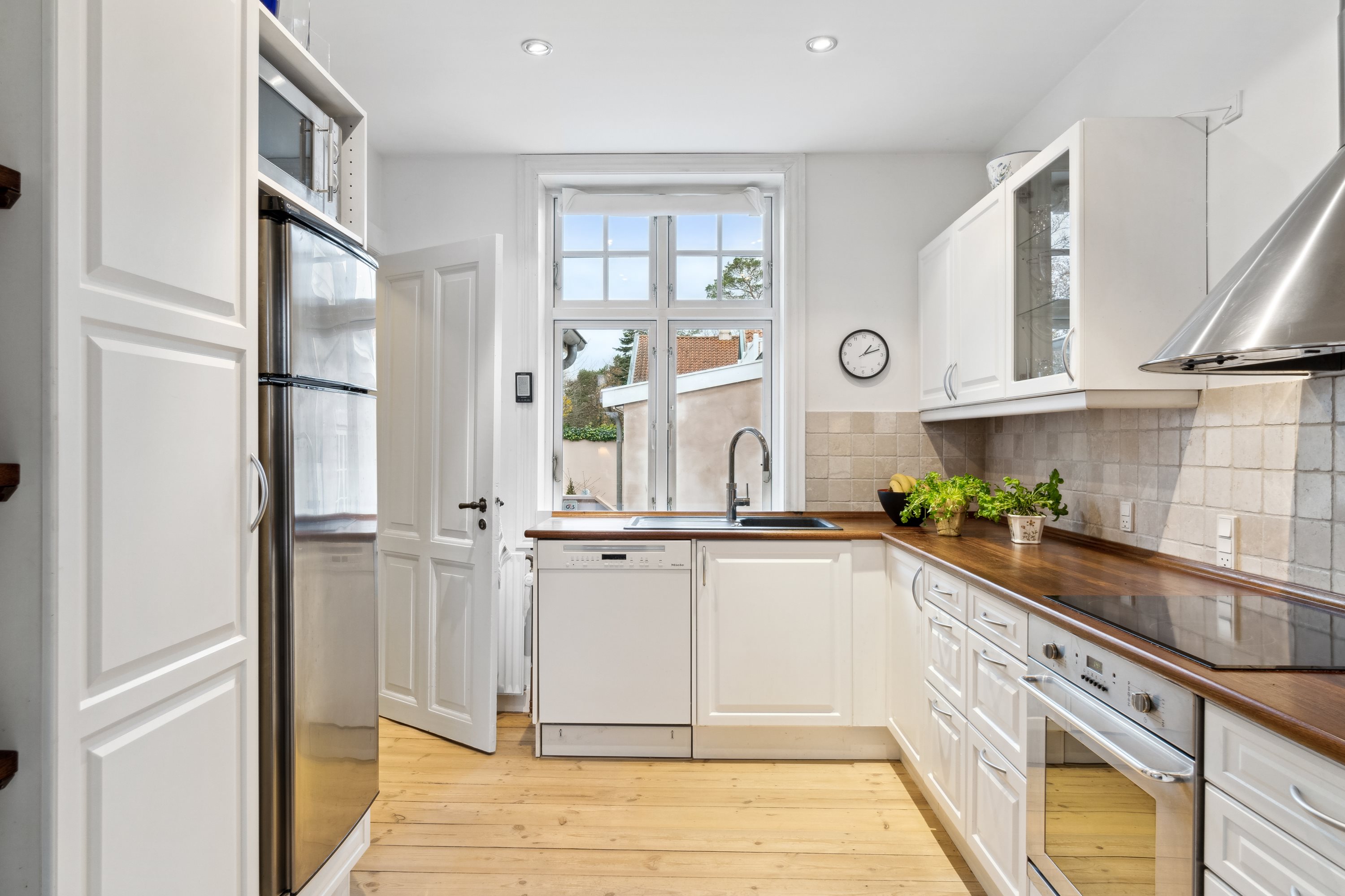 Fremhævet køkken billede i fuldskærmstilstand. Billede af A R Friis Vej 9A, 3100 Hornbæk