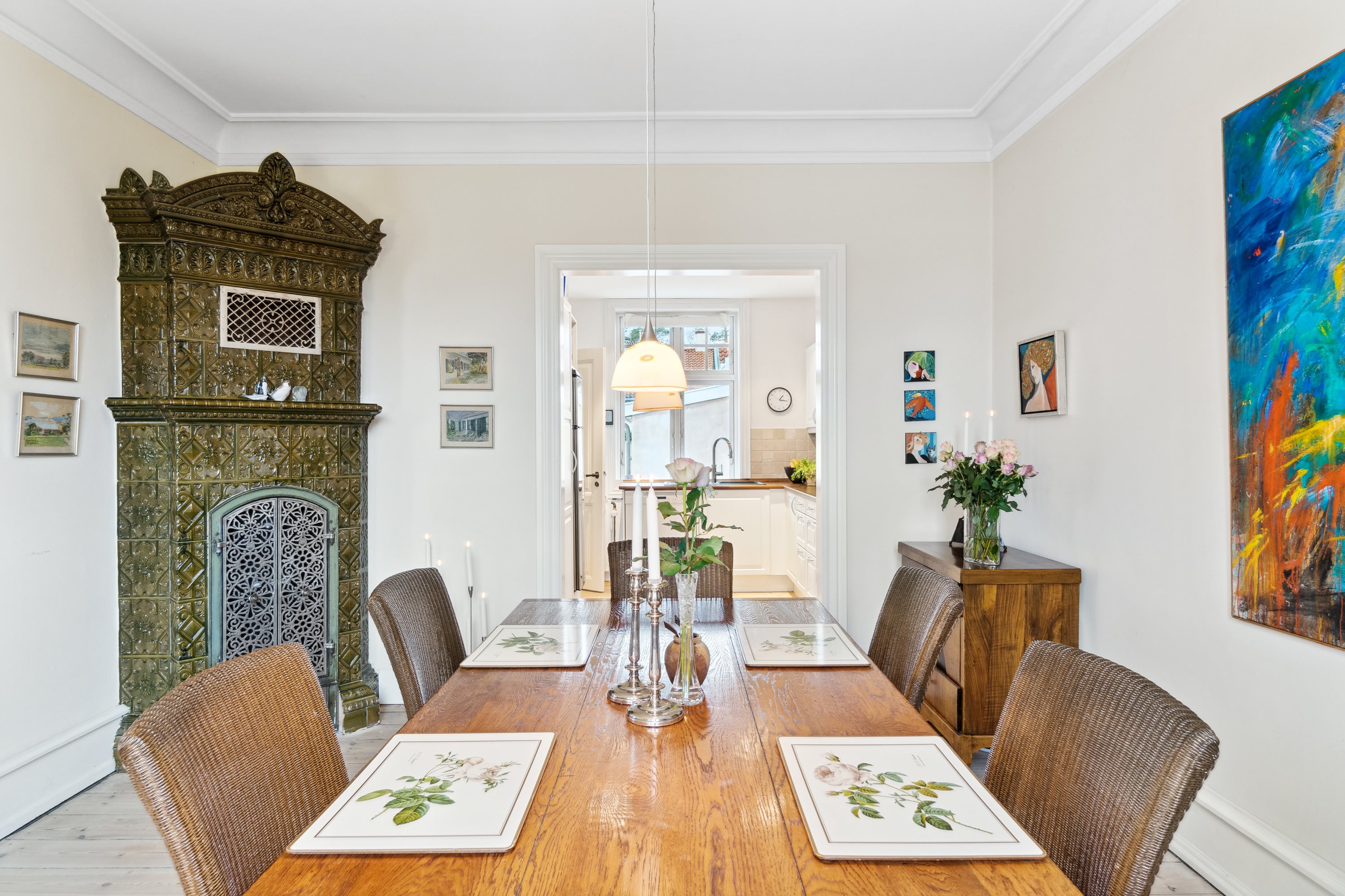 Fremhævet spisestue billede i fuldskærmstilstand. Billede af A R Friis Vej 9A, 3100 Hornbæk