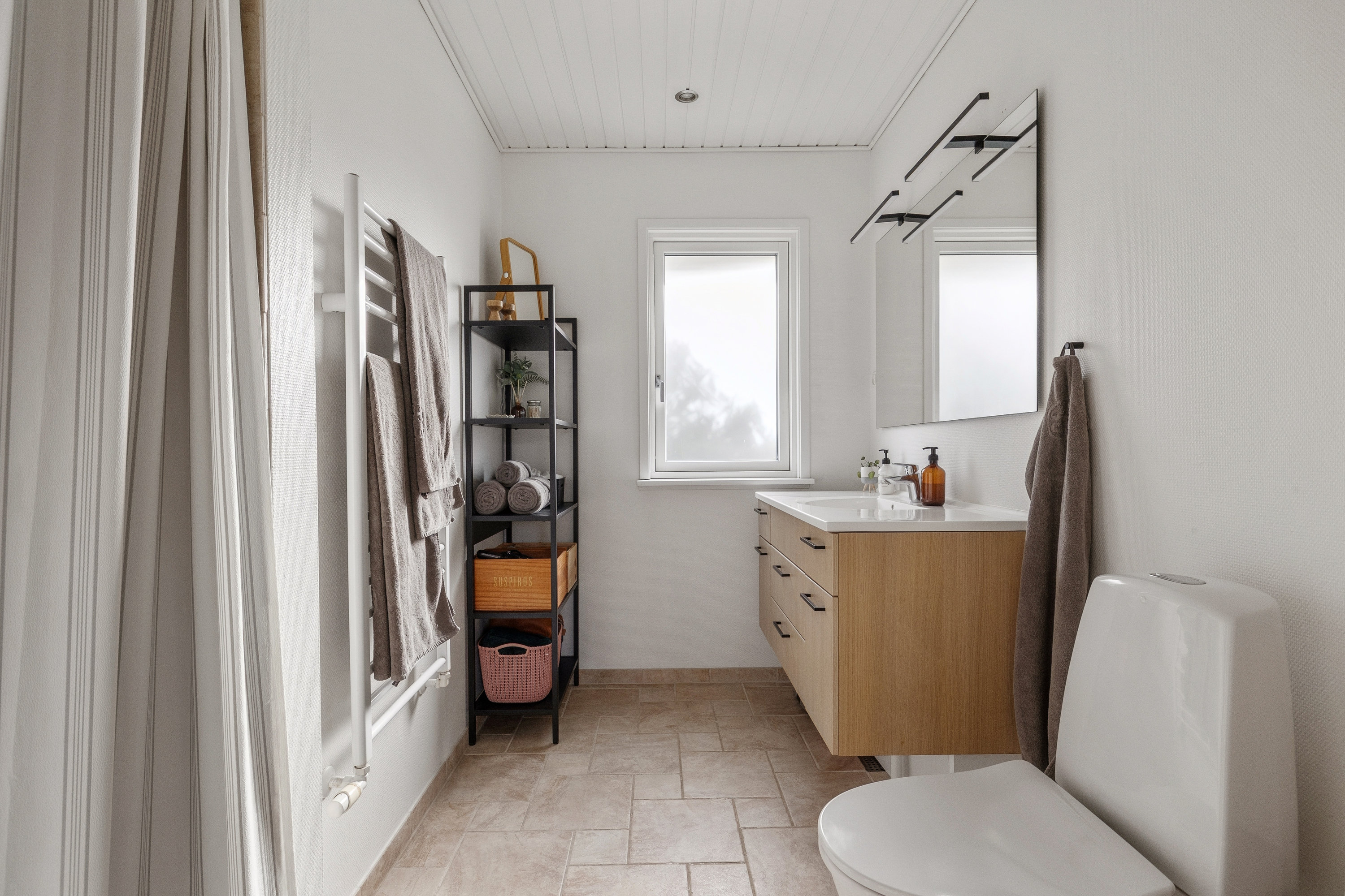 Fremhævet badeværelse billede i fuldskærmstilstand. Billede af Højtoftevej 11, Tebstrup, 8660 Skanderborg