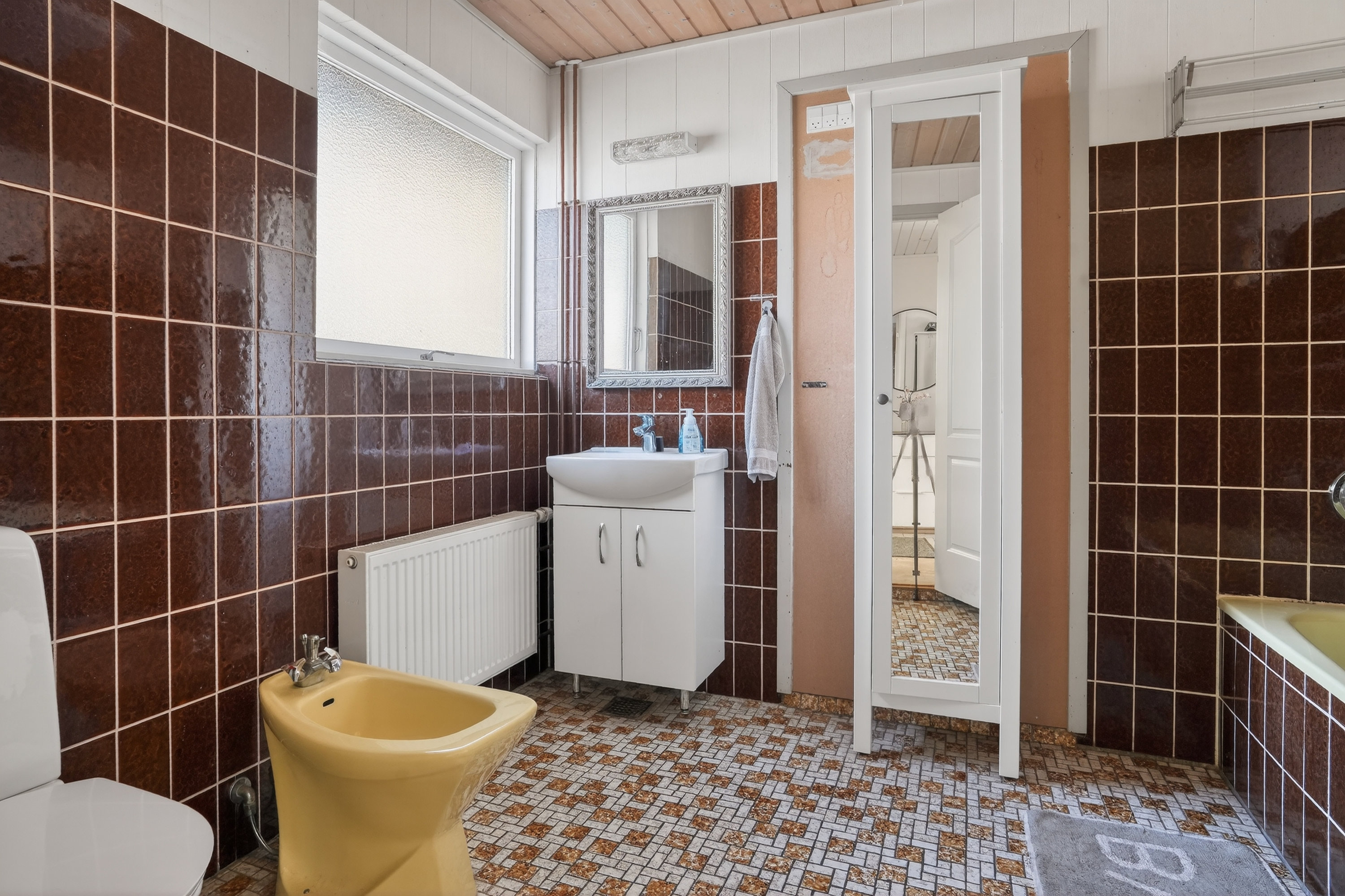 Fremhævet badeværelse billede i fuldskærmstilstand. Billede af Ryttervænget 1, 4390 Vipperød