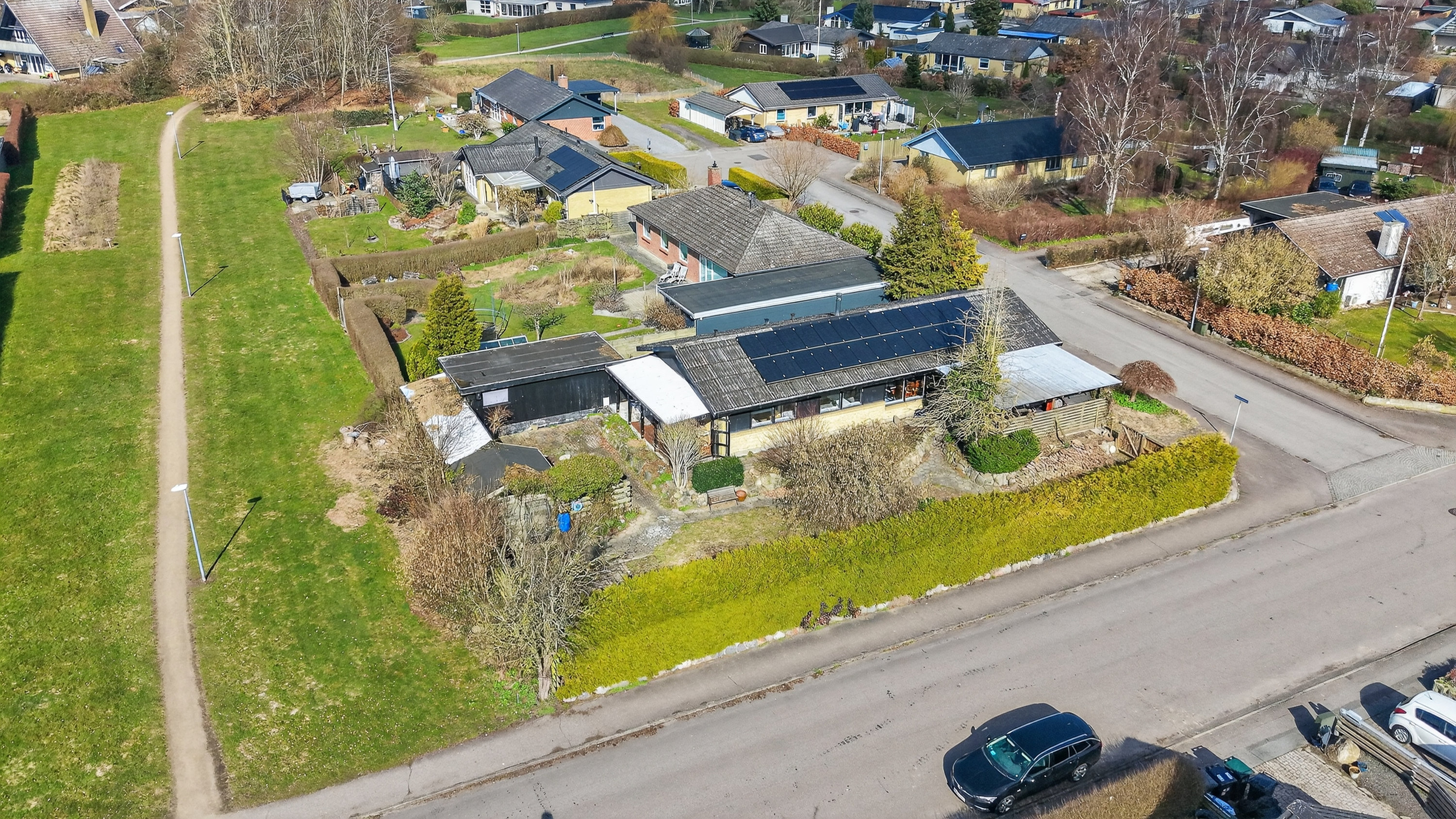 Fremhævet luftfoto billede i fuldskærmstilstand. Billede af Ryttervænget 1, 4390 Vipperød