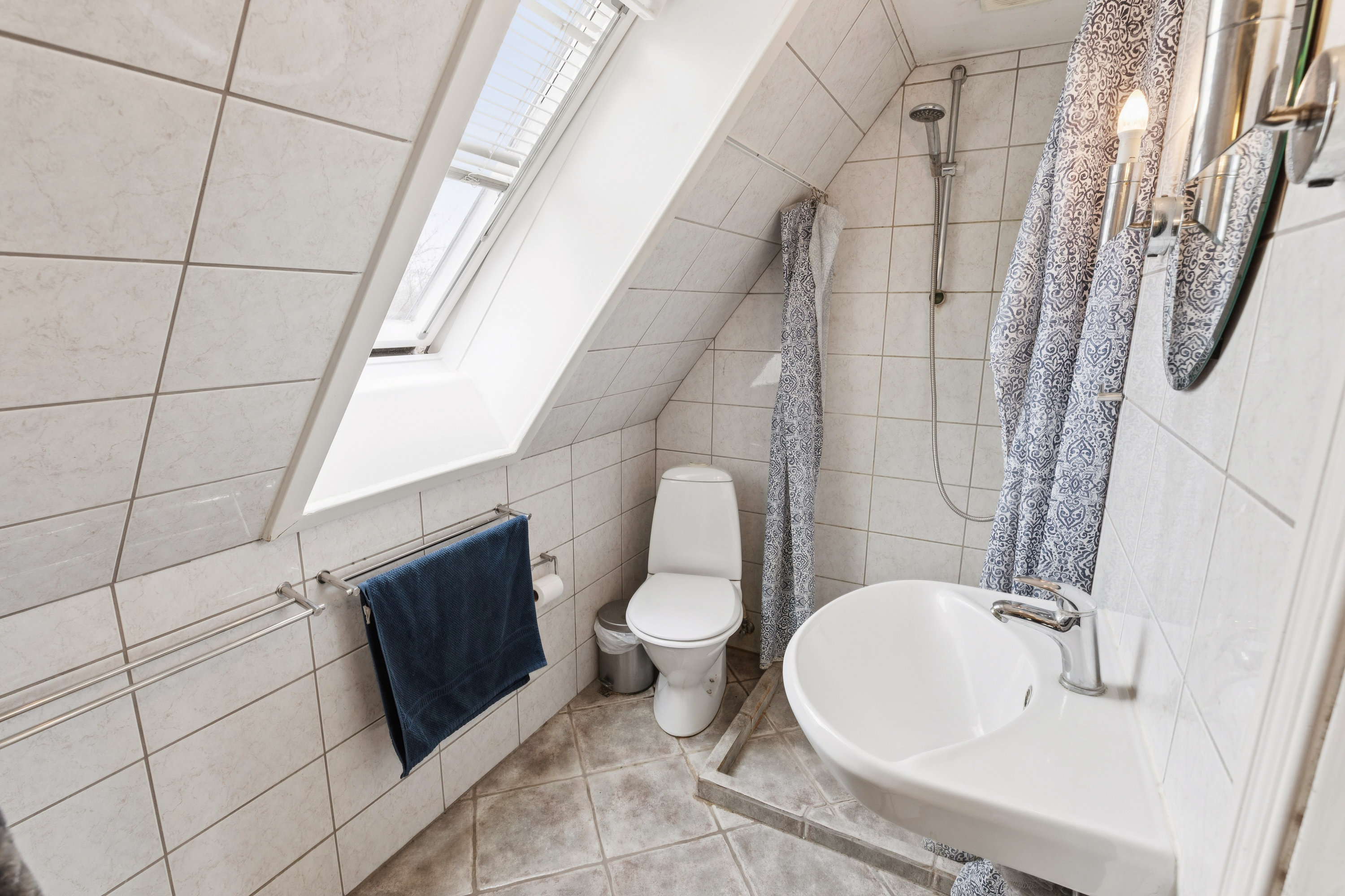 Fremhævet badeværelse billede i fuldskærmstilstand. Billede af Husmandsvej 11, 2630 Taastrup