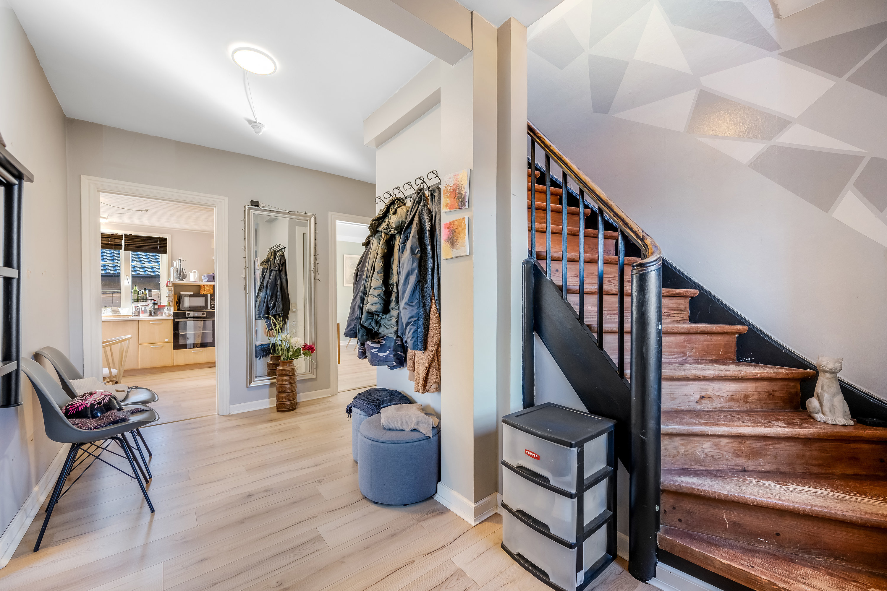 Fremhævet trappe billede i fuldskærmstilstand. Billede af Pilealle 17, 6900 Skjern