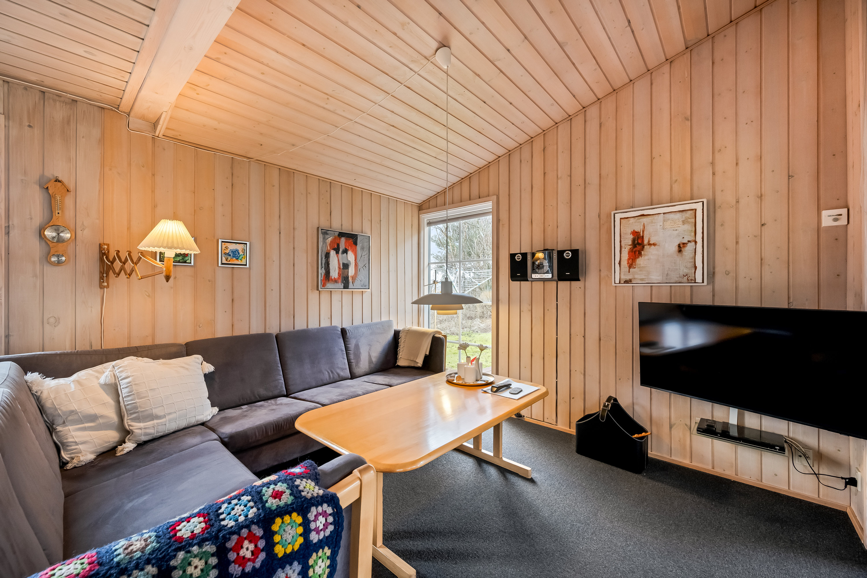 Fremhævet stue billede i fuldskærmstilstand. Billede af Rørsangervej 20, Lodbj Hede, 6950 Ringkøbing