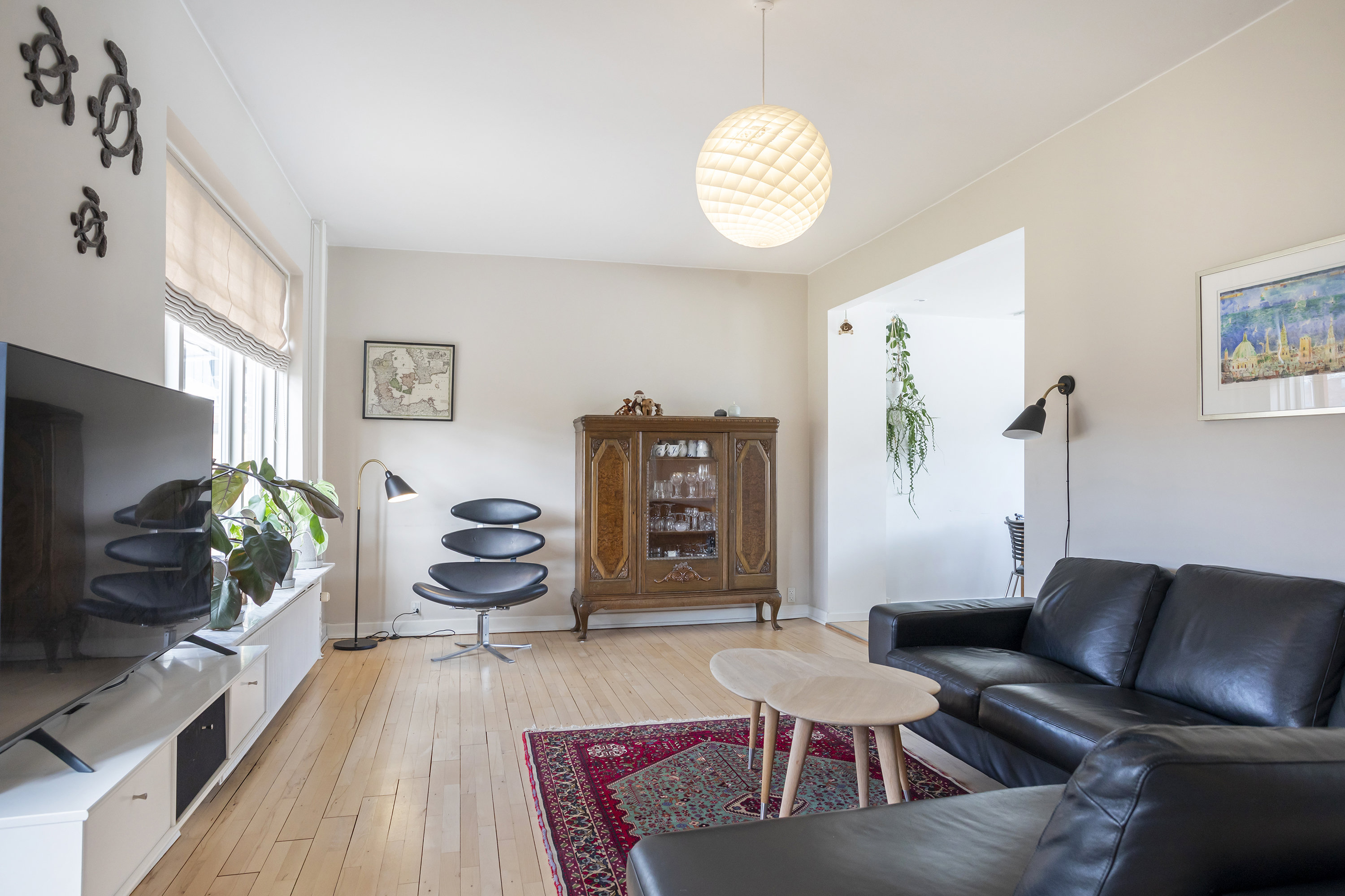 Fremhævet stue billede i fuldskærmstilstand. Billede af Vestermarie Alle 4, 2770 Kastrup